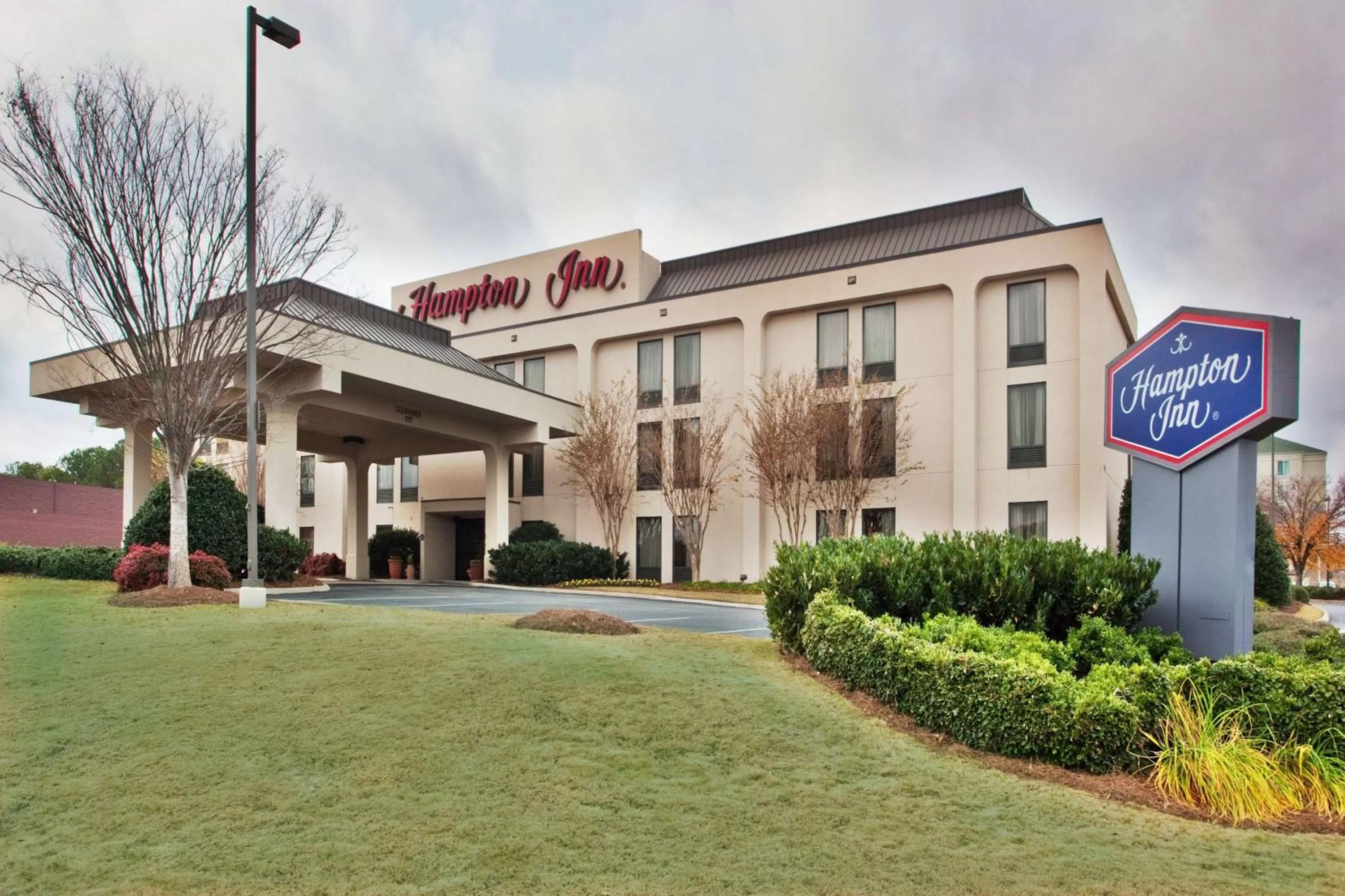 Property building in Hampton Inn Atlanta-Town Center/Kennesaw