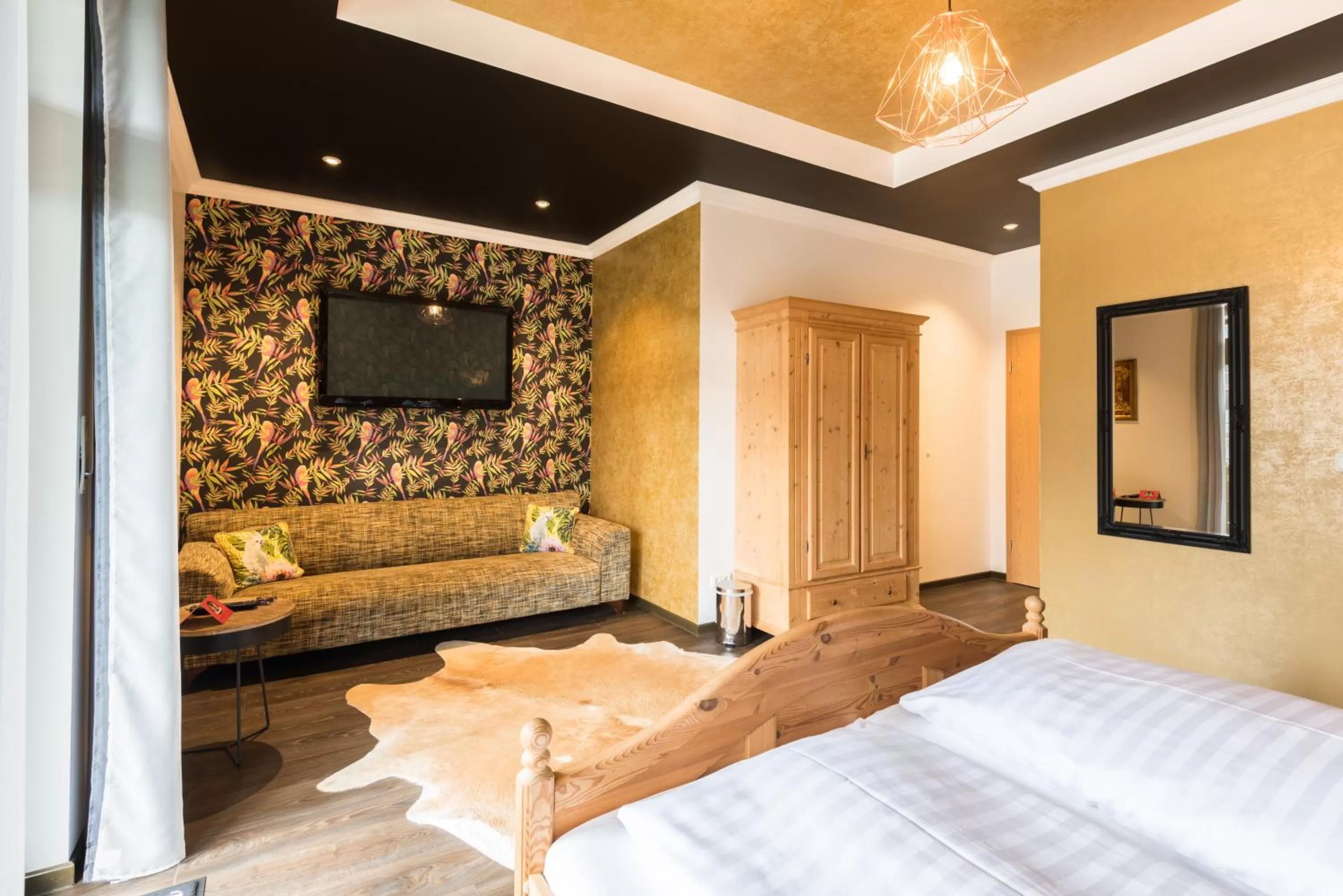 Seating area, Bed in Engel Hotel Grill Bar