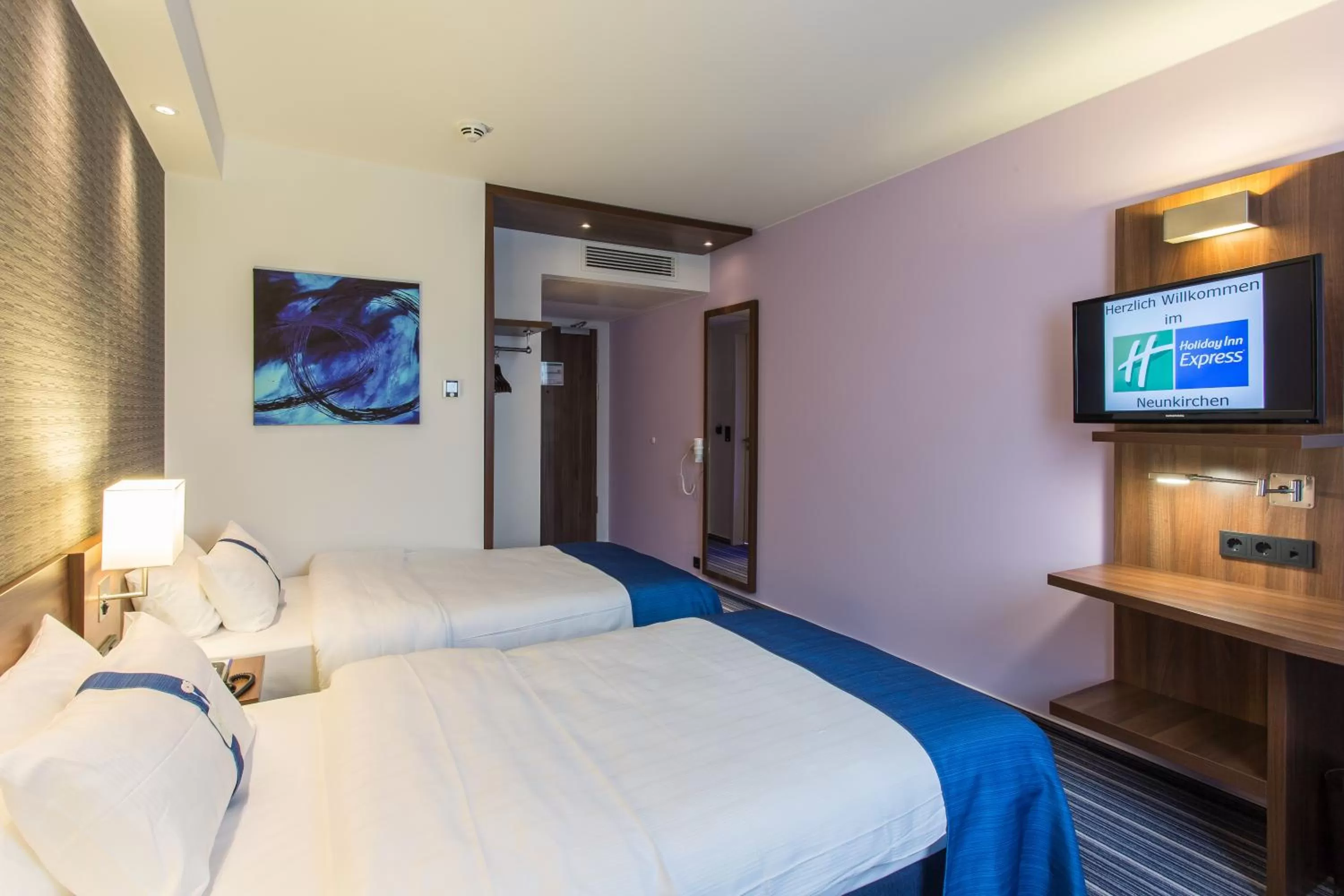 Guests, Bed in Holiday Inn Express Neunkirchen by IHG