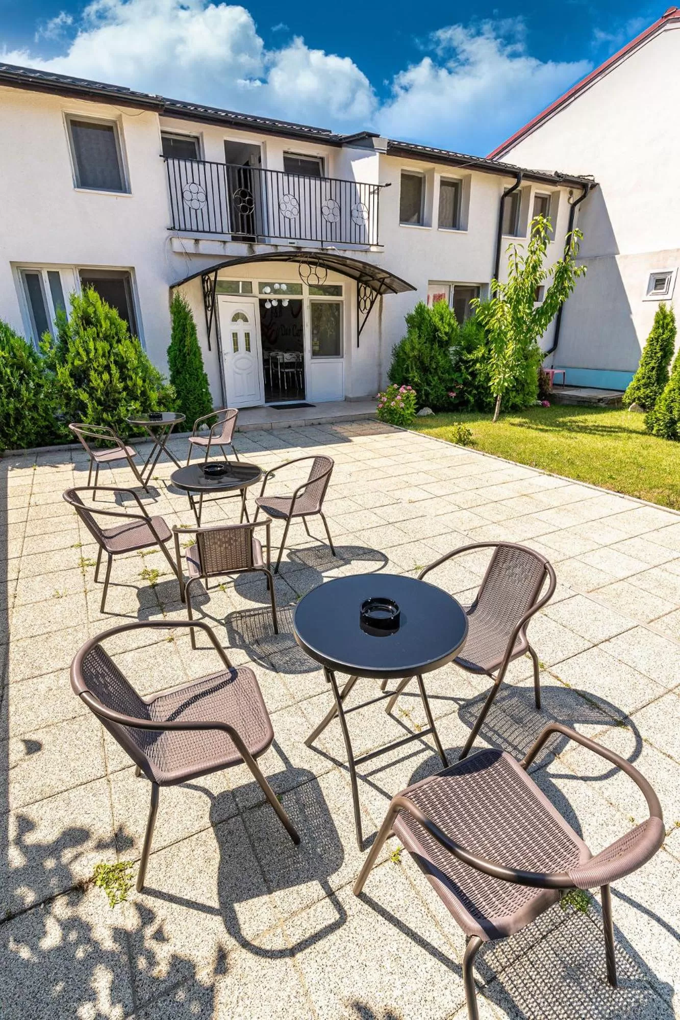 Property Building in B&B Duo Caffe Baneasa