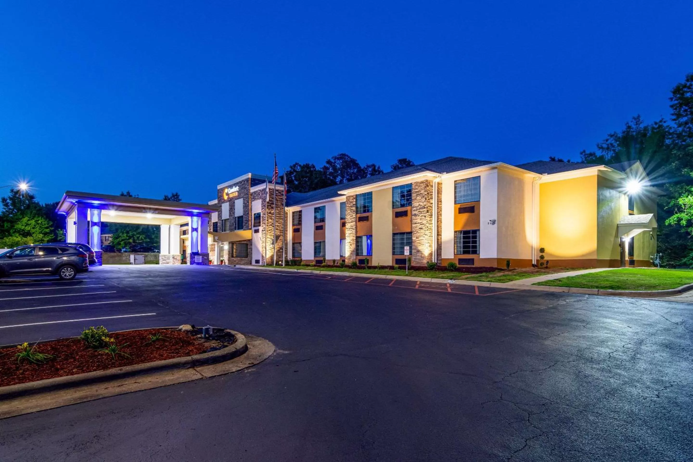 Property building in Comfort Suites Eufaula North