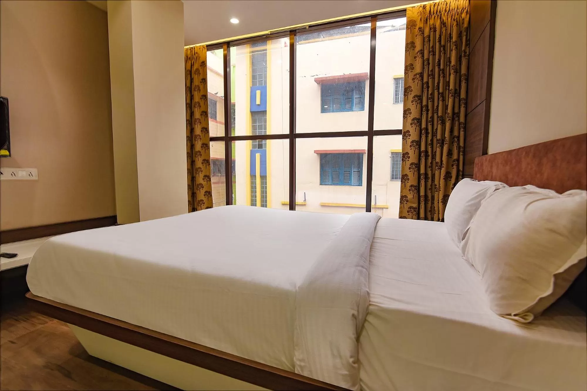 Bed in FabHotel Eros 282 - Nr Sreebhumi