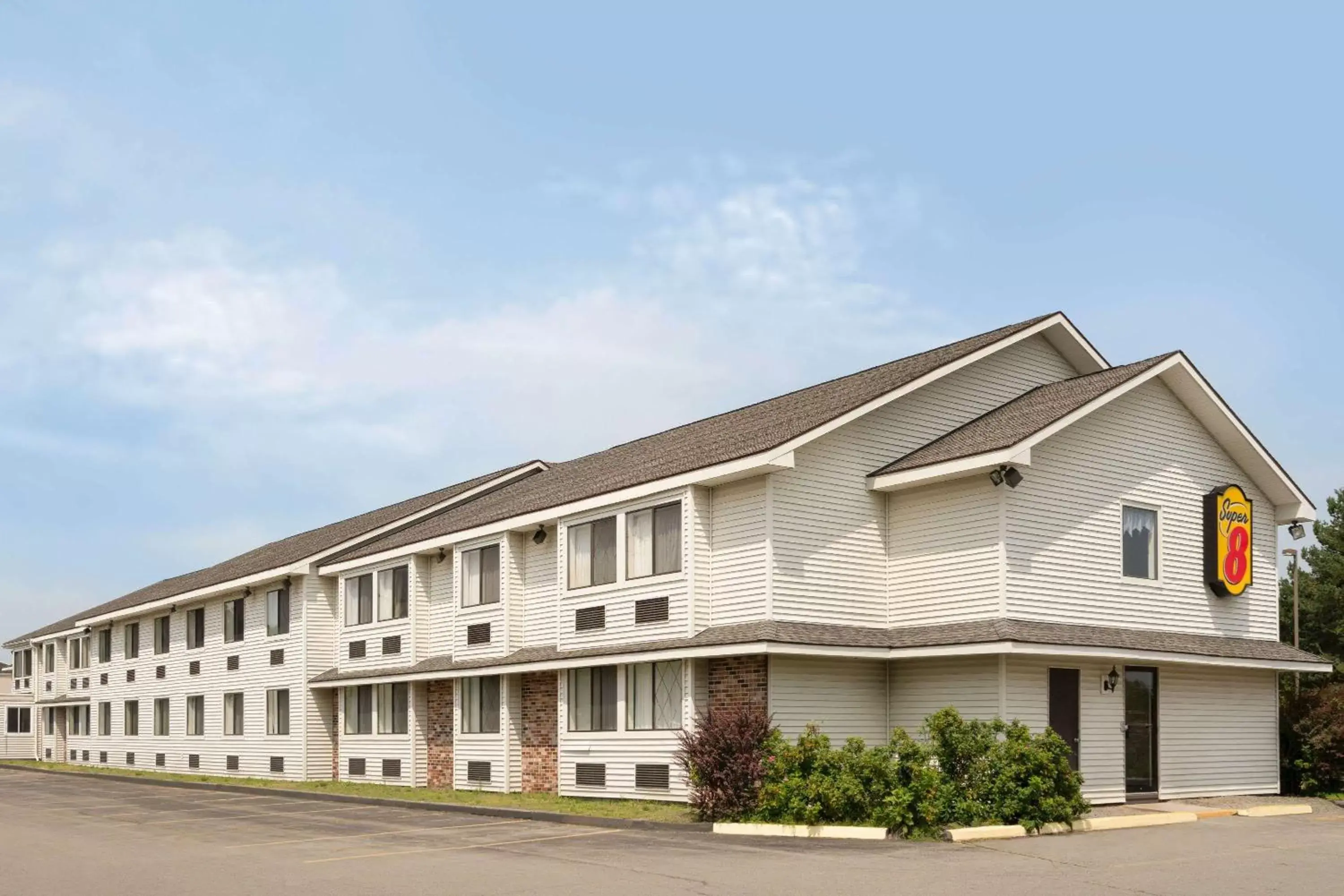 Super 8 by Wyndham Portland/Westbrook Area Super 8 by Wyndham Portland/Westbrook Area