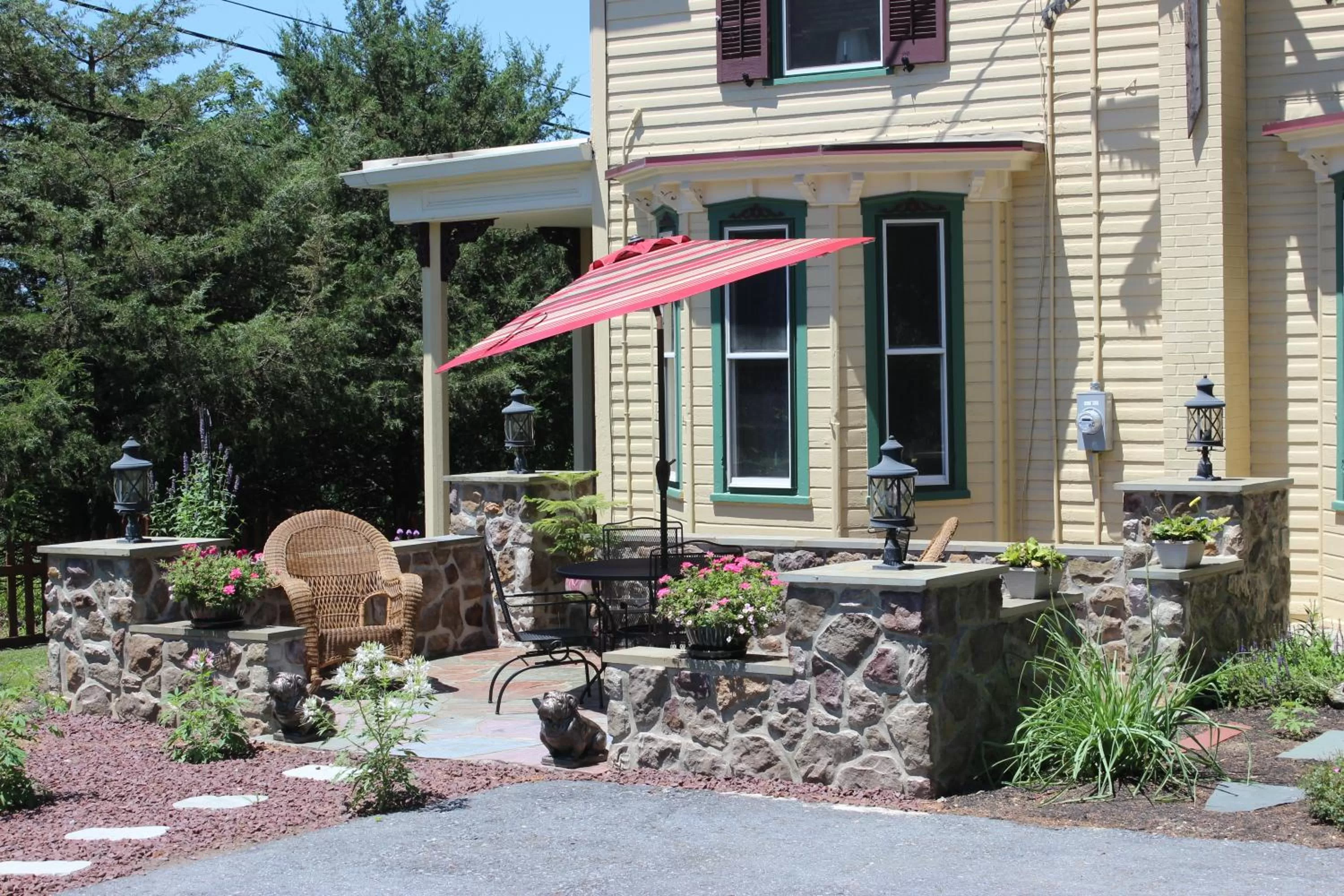 Property building in Carriage Stop Bed & Breakfast