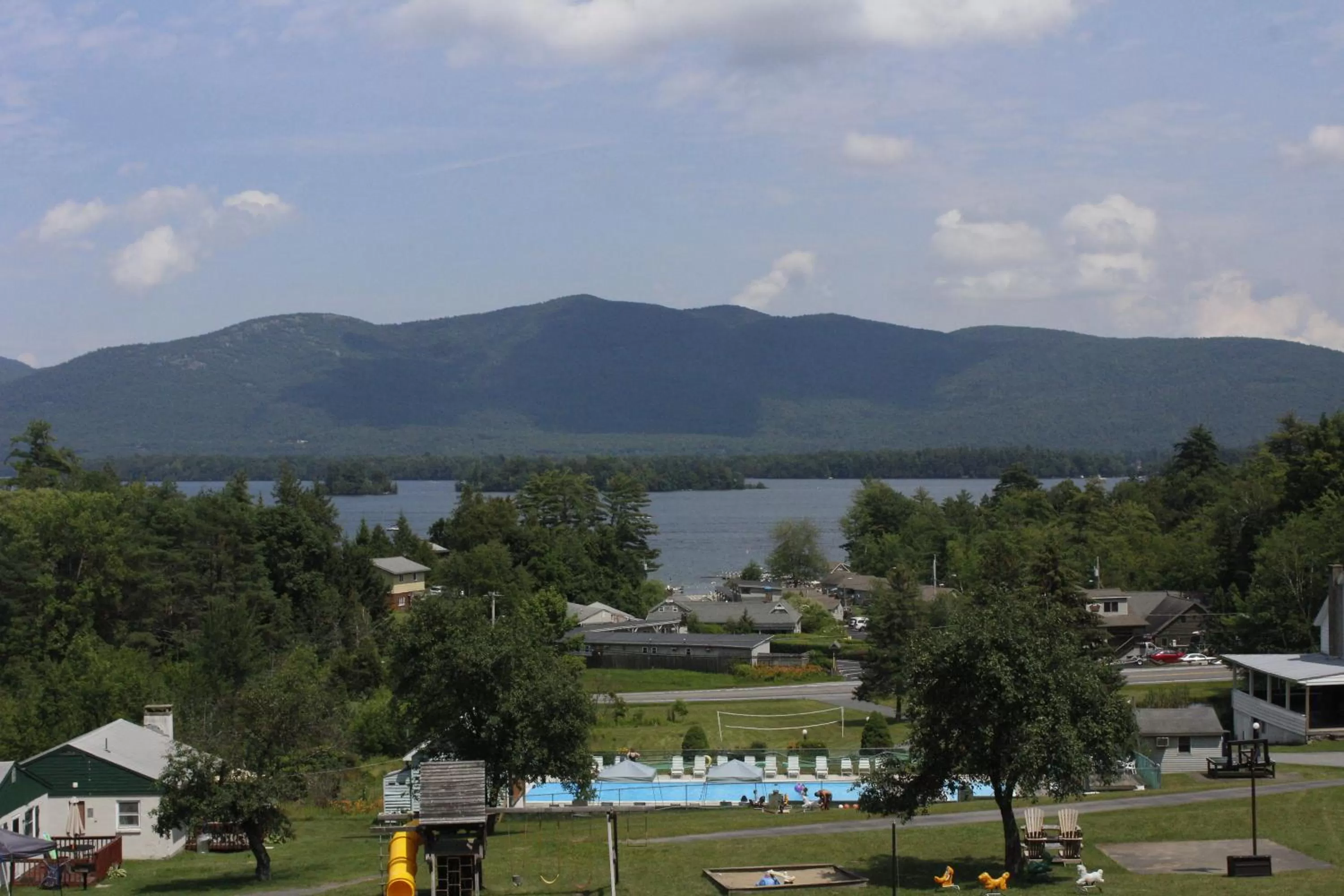 Mountain view in Hill View Motel and Cottages