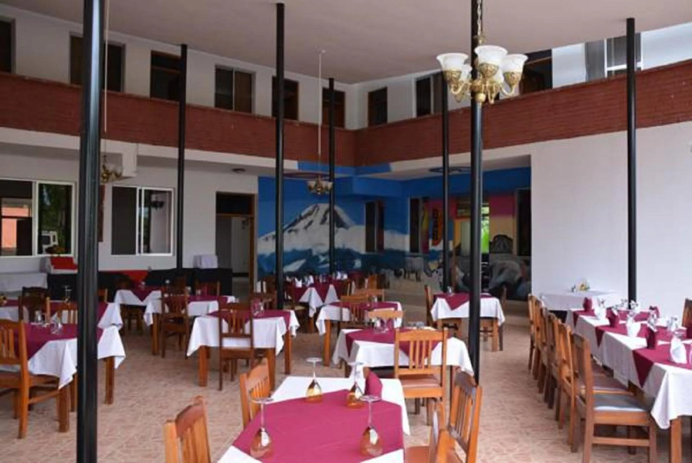 Restaurant/places to eat in Keys Hotel Mbokomu Branch