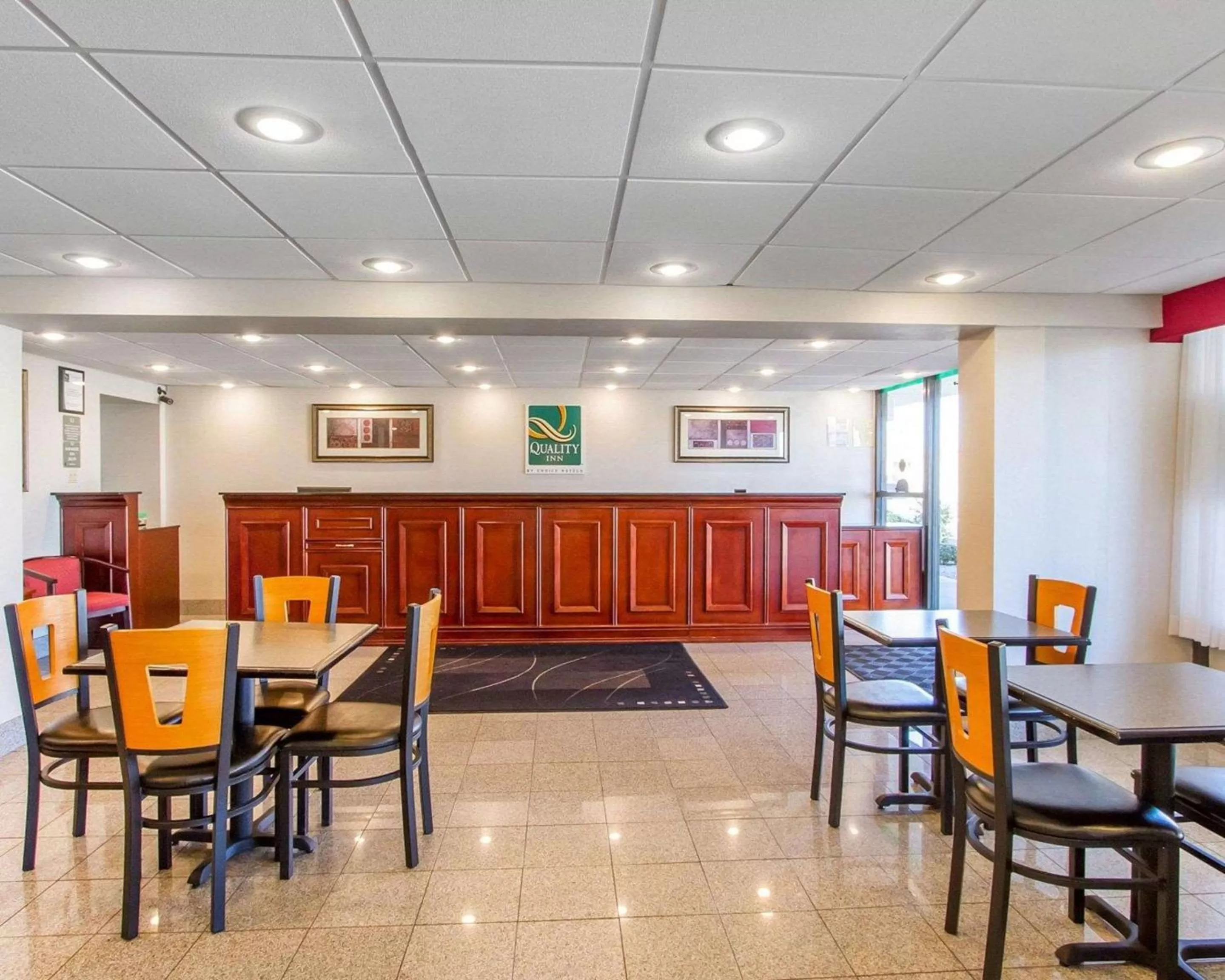 Lobby or reception in Quality Inn Dyersburg I-155