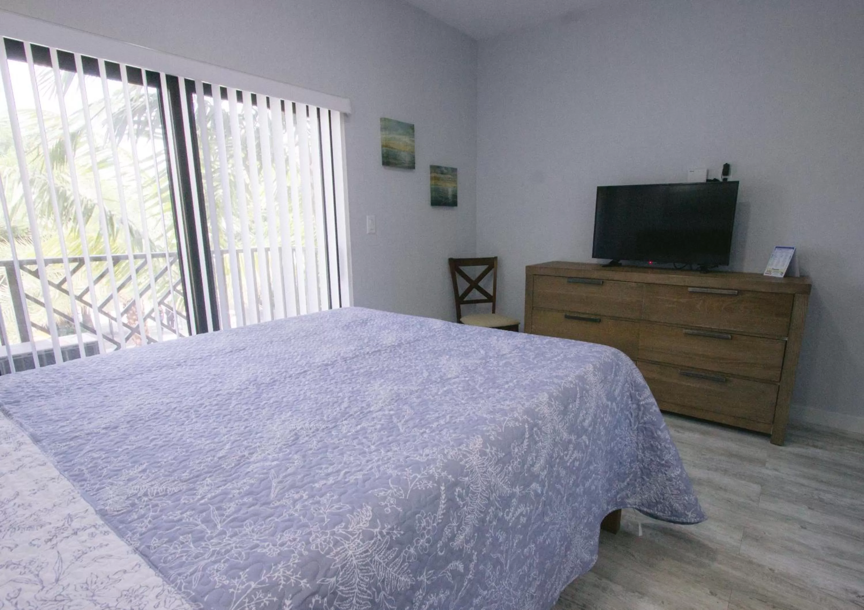 Bed in Vistalmar Beach Resort