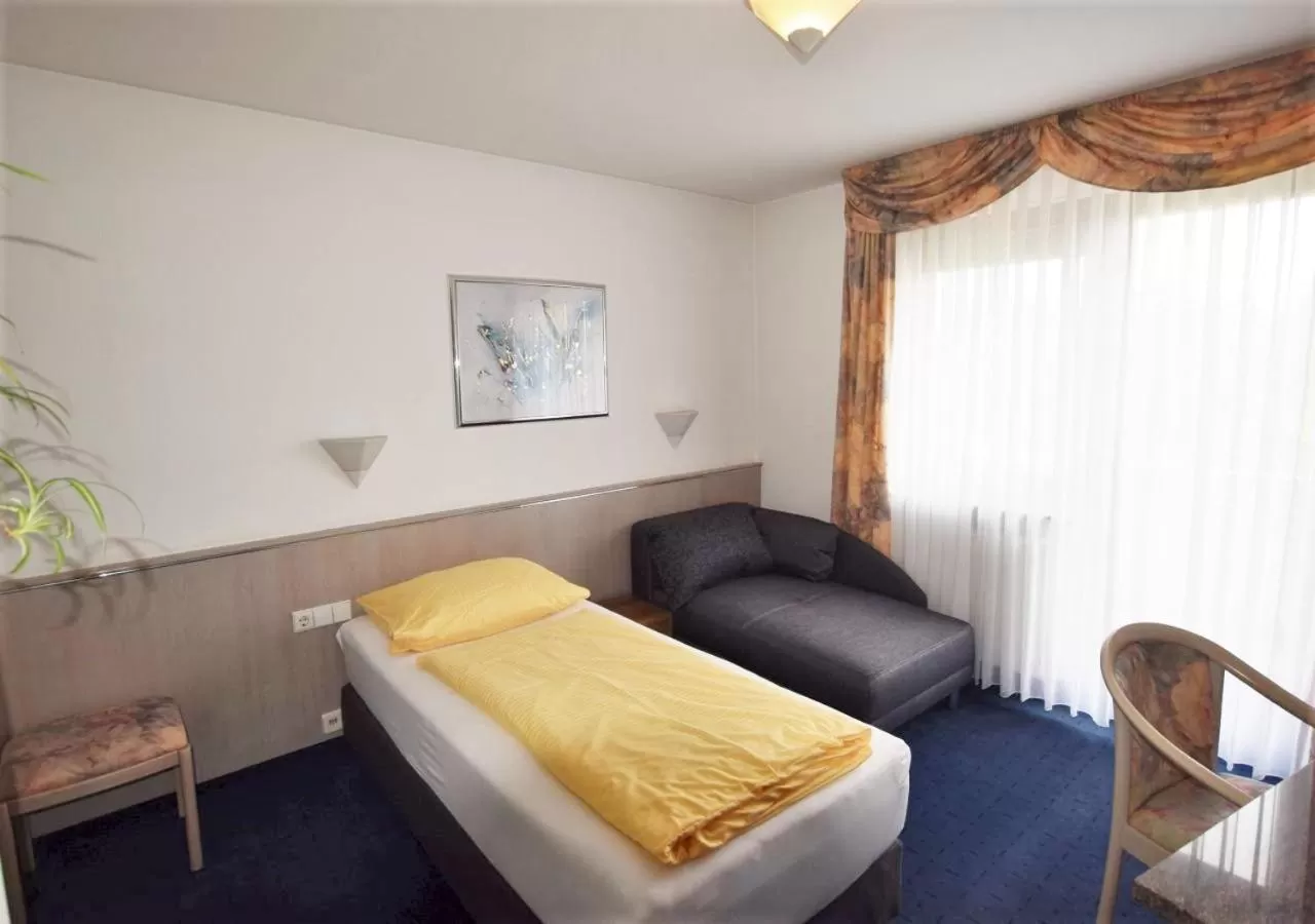 Photo of the whole room, Bed in Hotel Alena - Kontaktlos Check-In