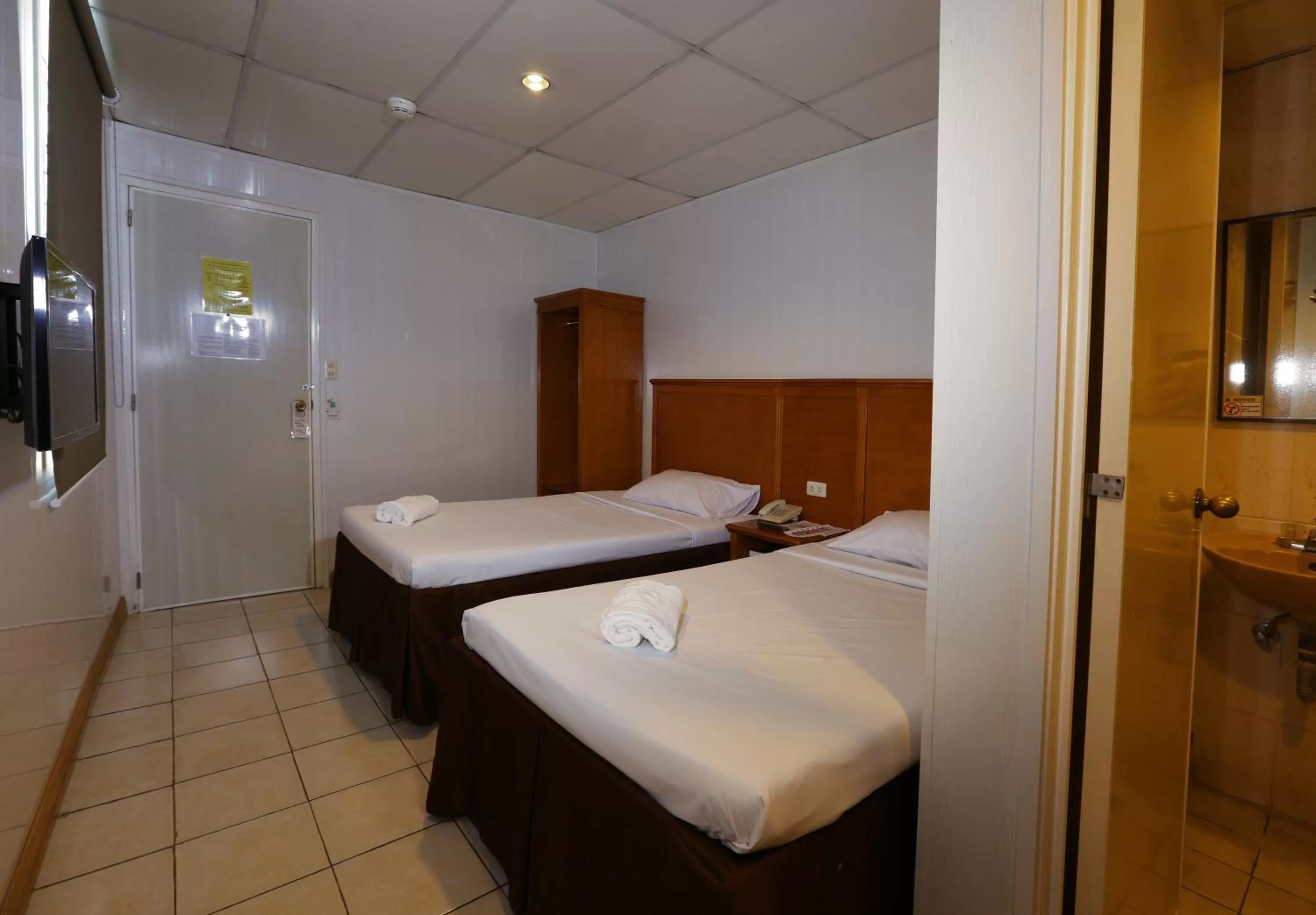 Bedroom, Bed in Value Star Inn