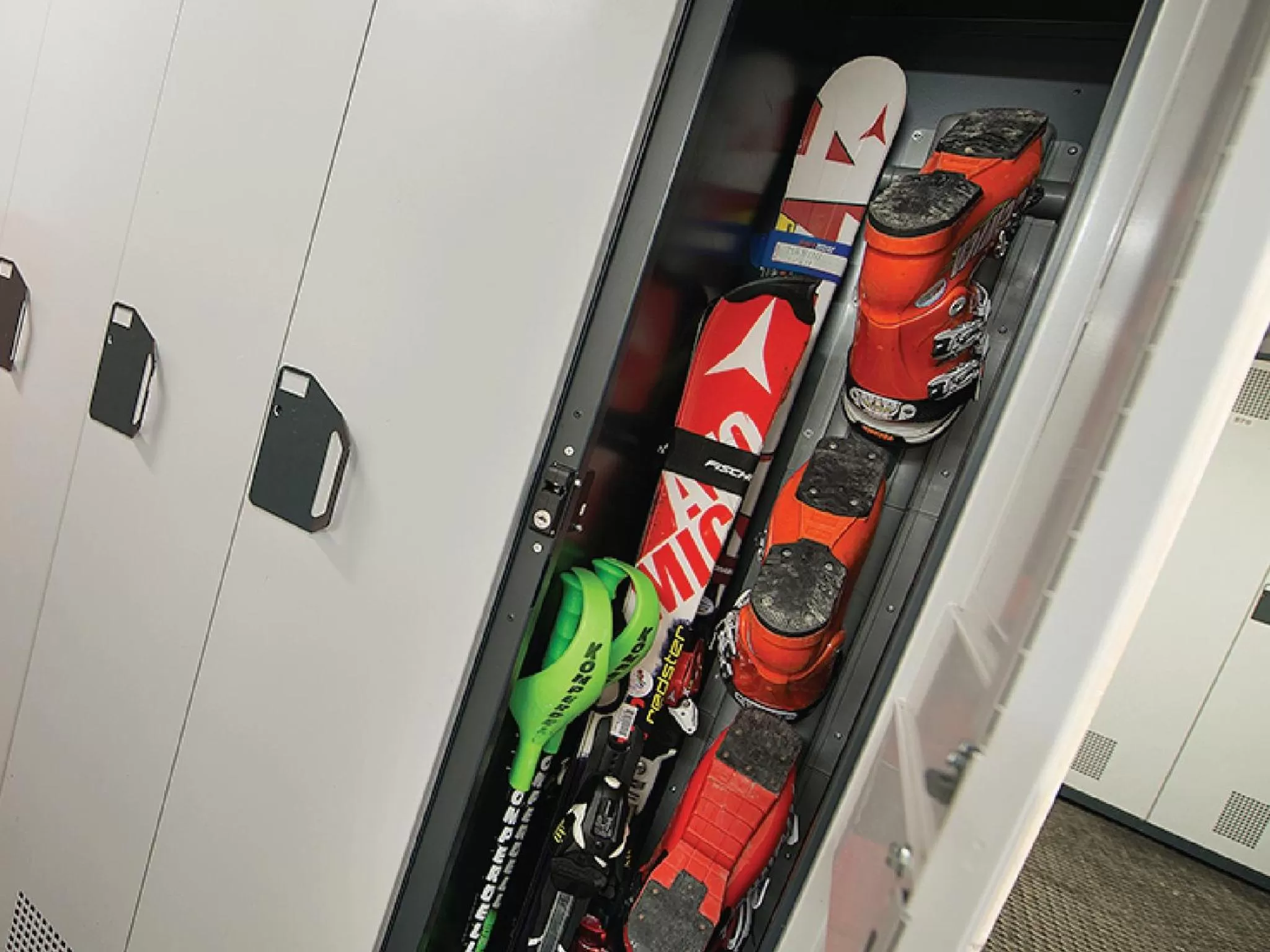 Skiing in Residence Club Ponte Di Legno