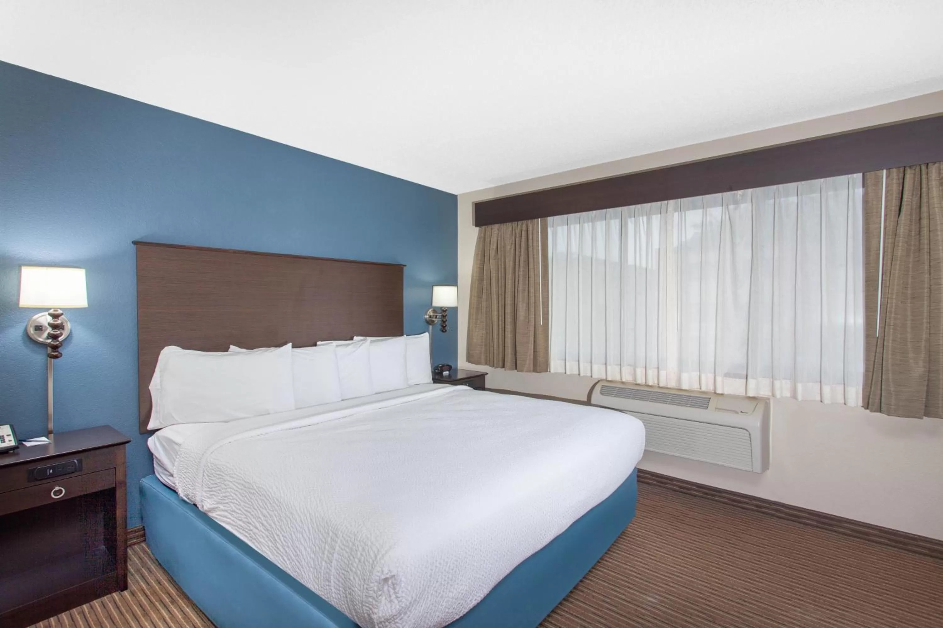 Bedroom, Bed in AmericInn by Wyndham Mankato Event Center near MSU