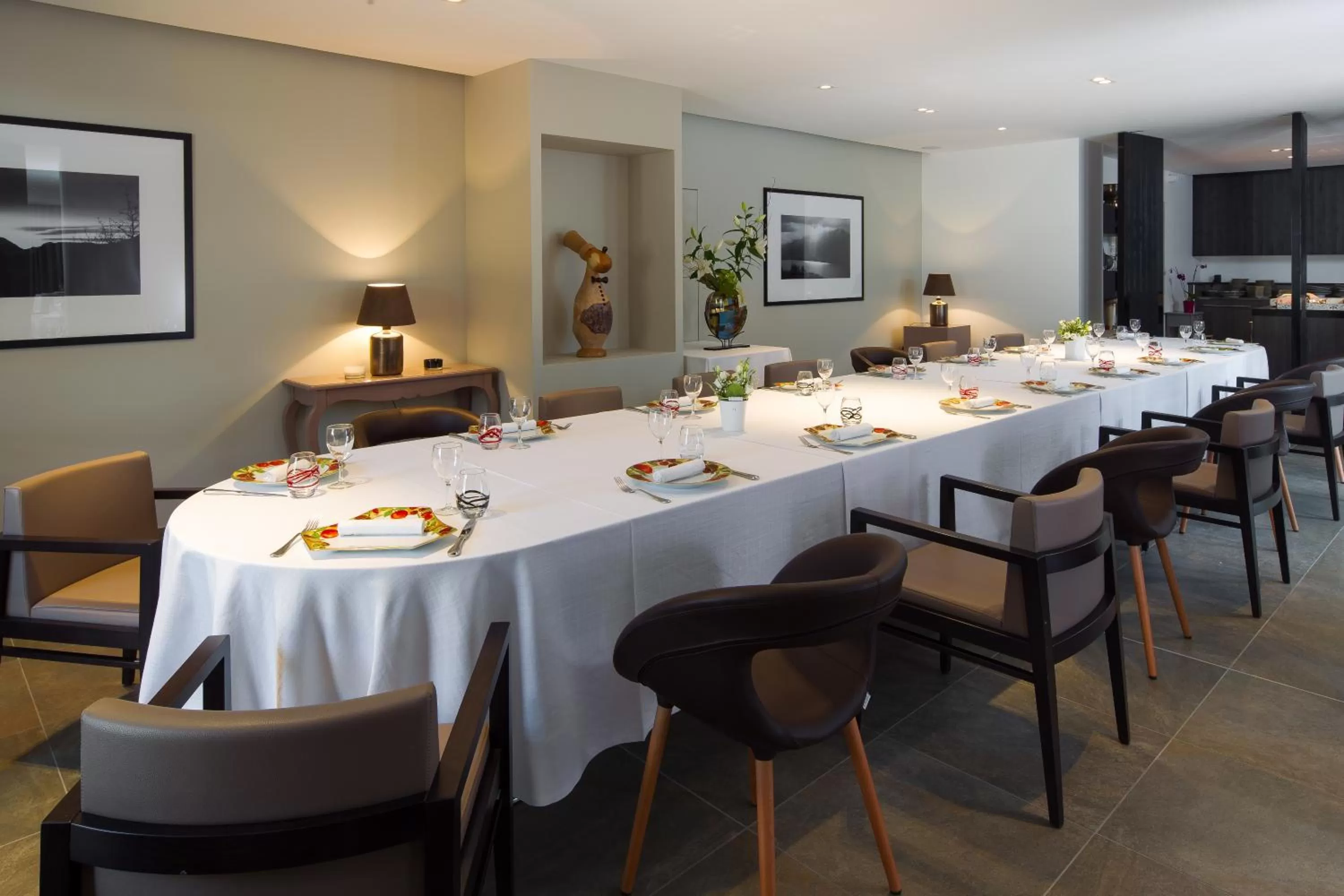 Restaurant/places to eat in Hotel Blanc