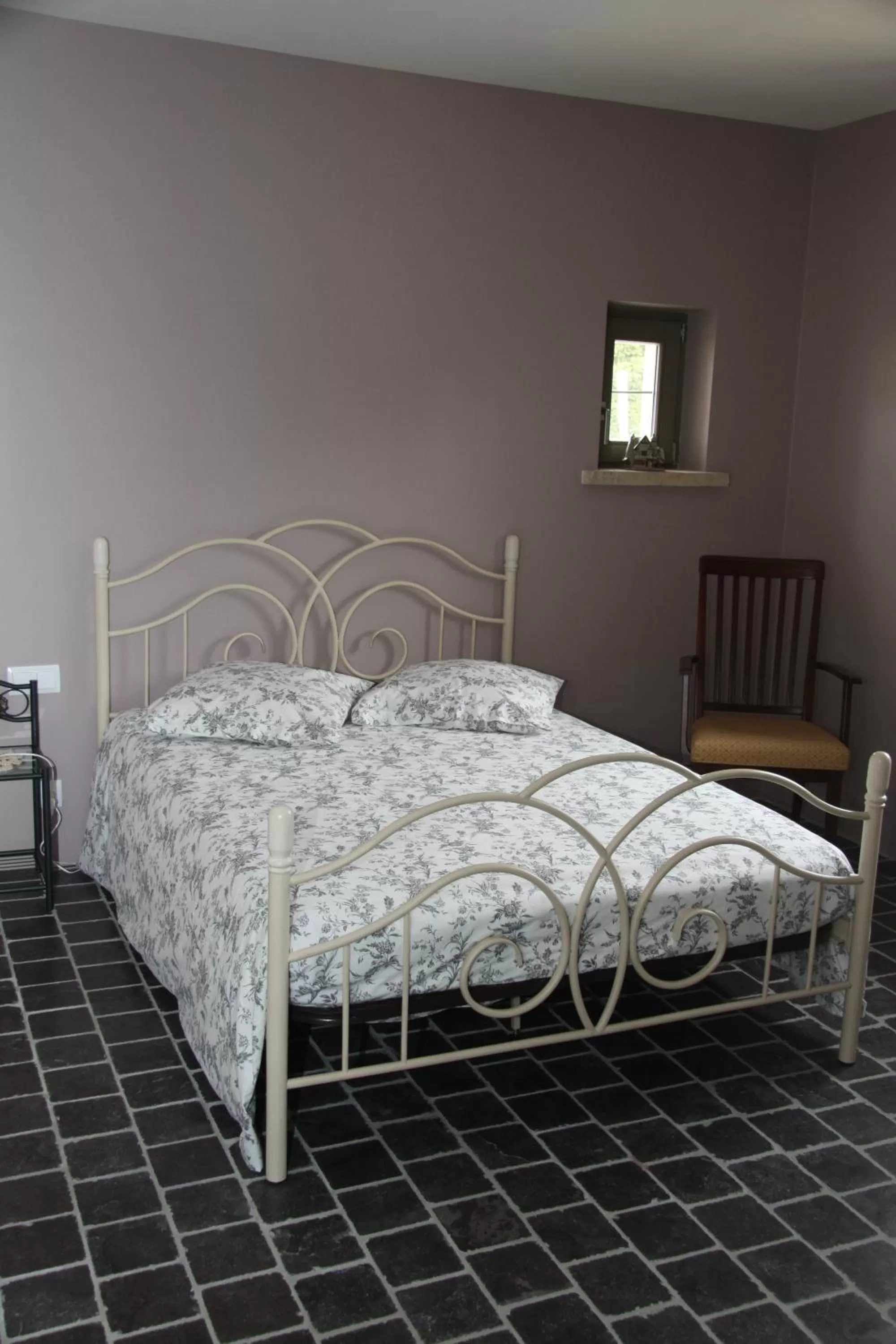 Decorative detail, Bed in La Bastide de Fontaille