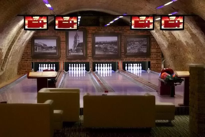 Bowling, Swimming Pool in Hotel Jelen