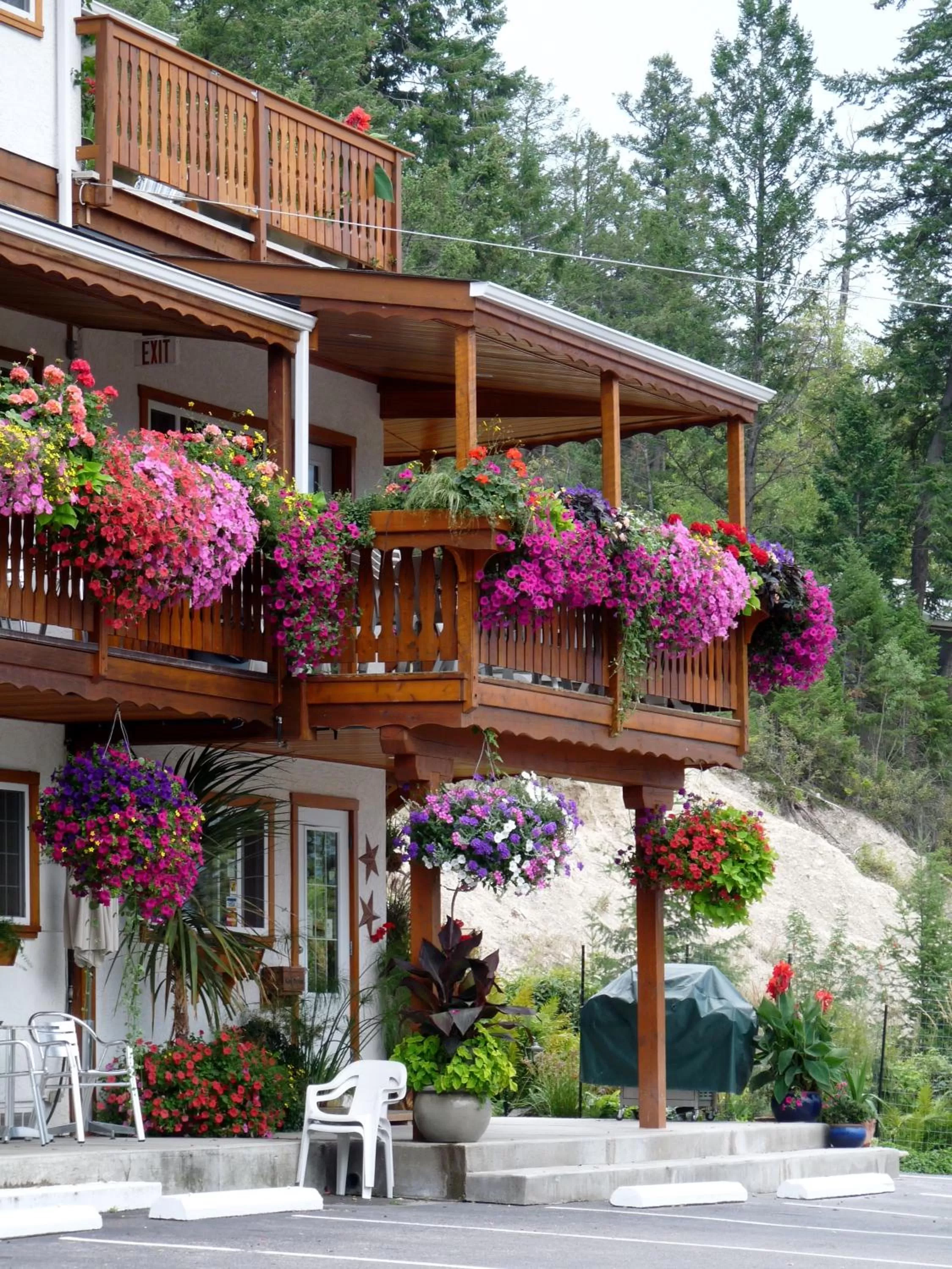 Patio in Gateway Motel