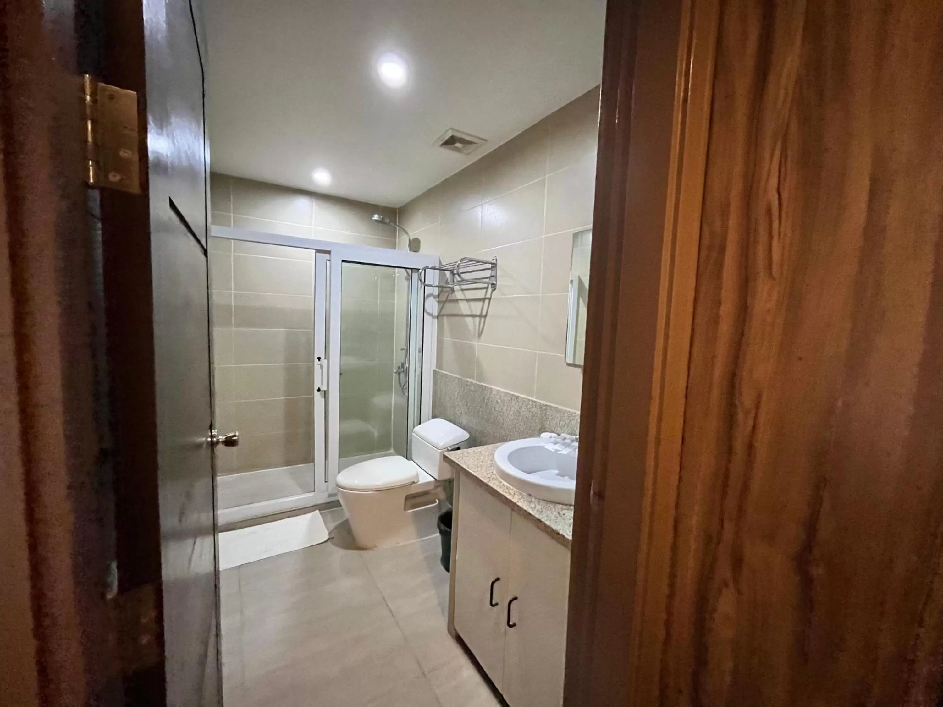 Shower in Leope Hotel