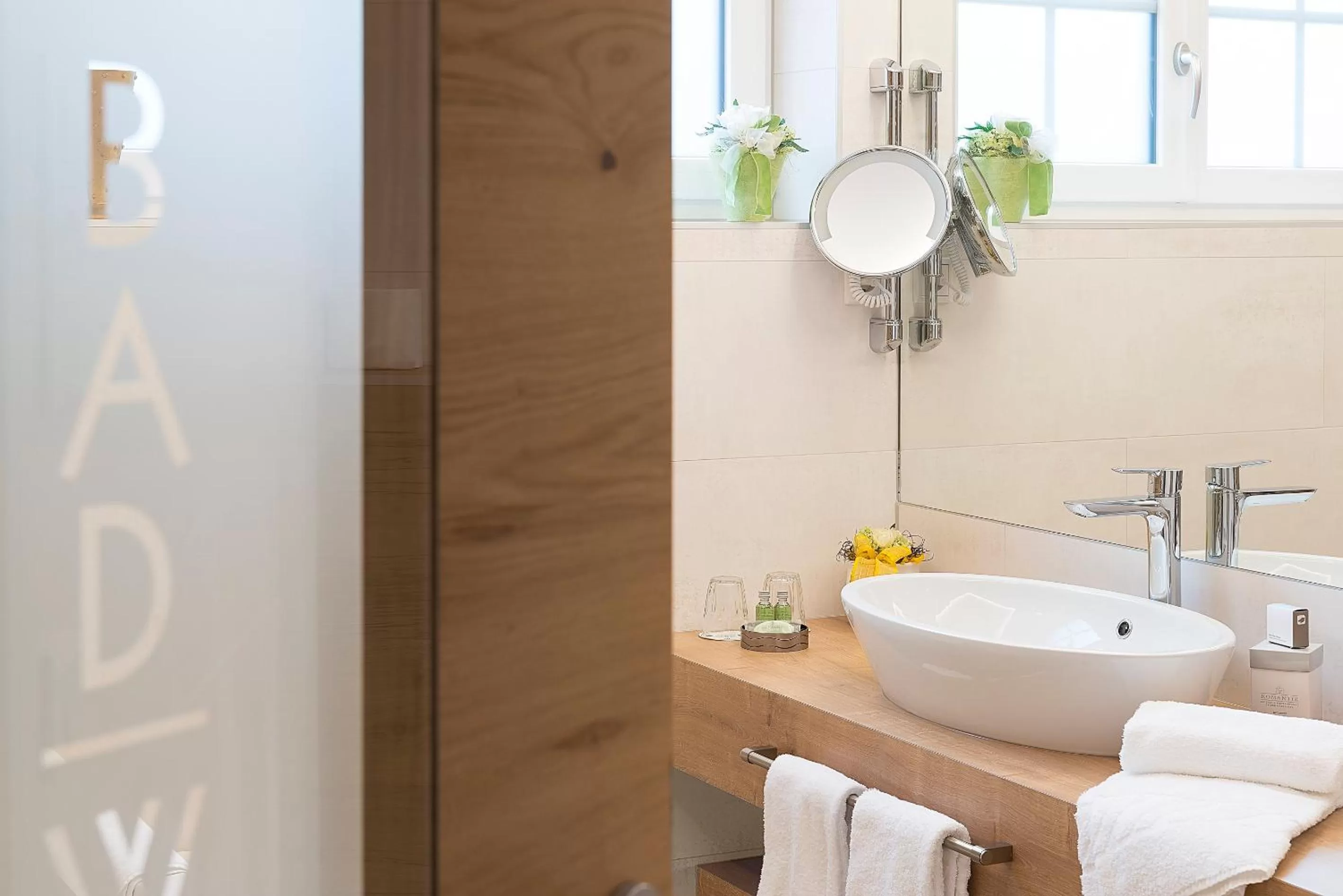 Day in Romantik Hotel Die Gersberg Alm mit Panoramablick auf Salzburg