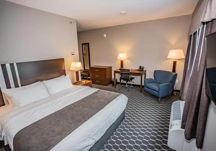 Carman Blue Crescent Hotel