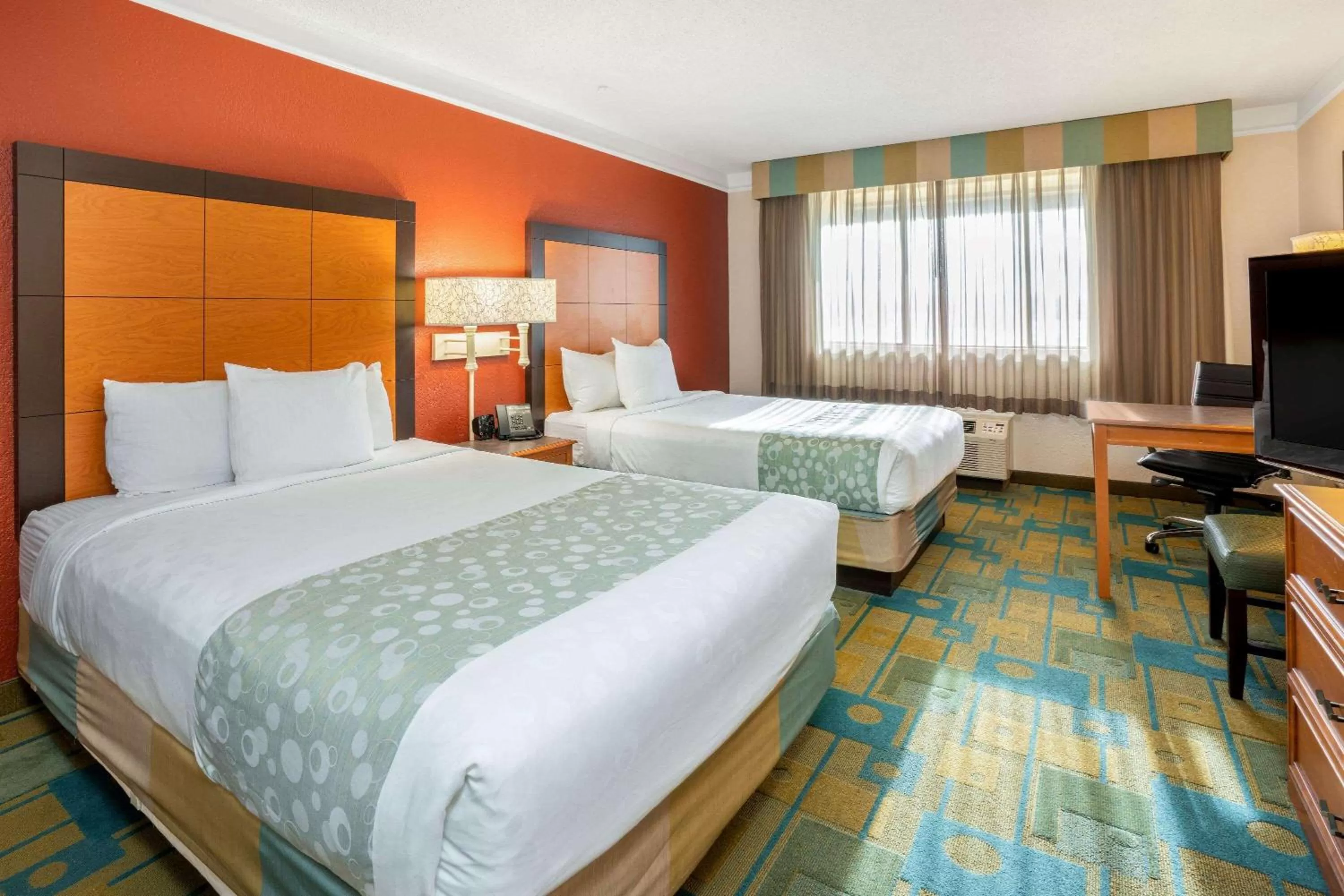 Deluxe Double Room with Two Double Beds in La Quinta by Wyndham Seattle Sea-Tac Airport