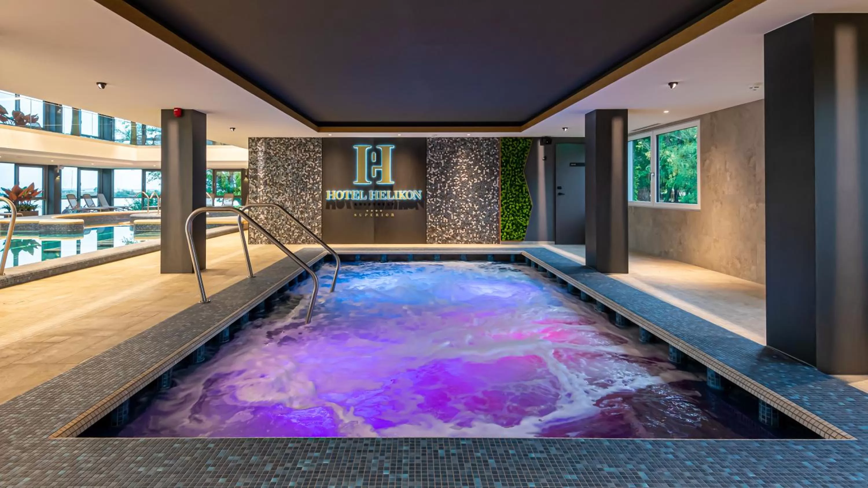 Hot Tub in Hotel Helikon, Keszthely