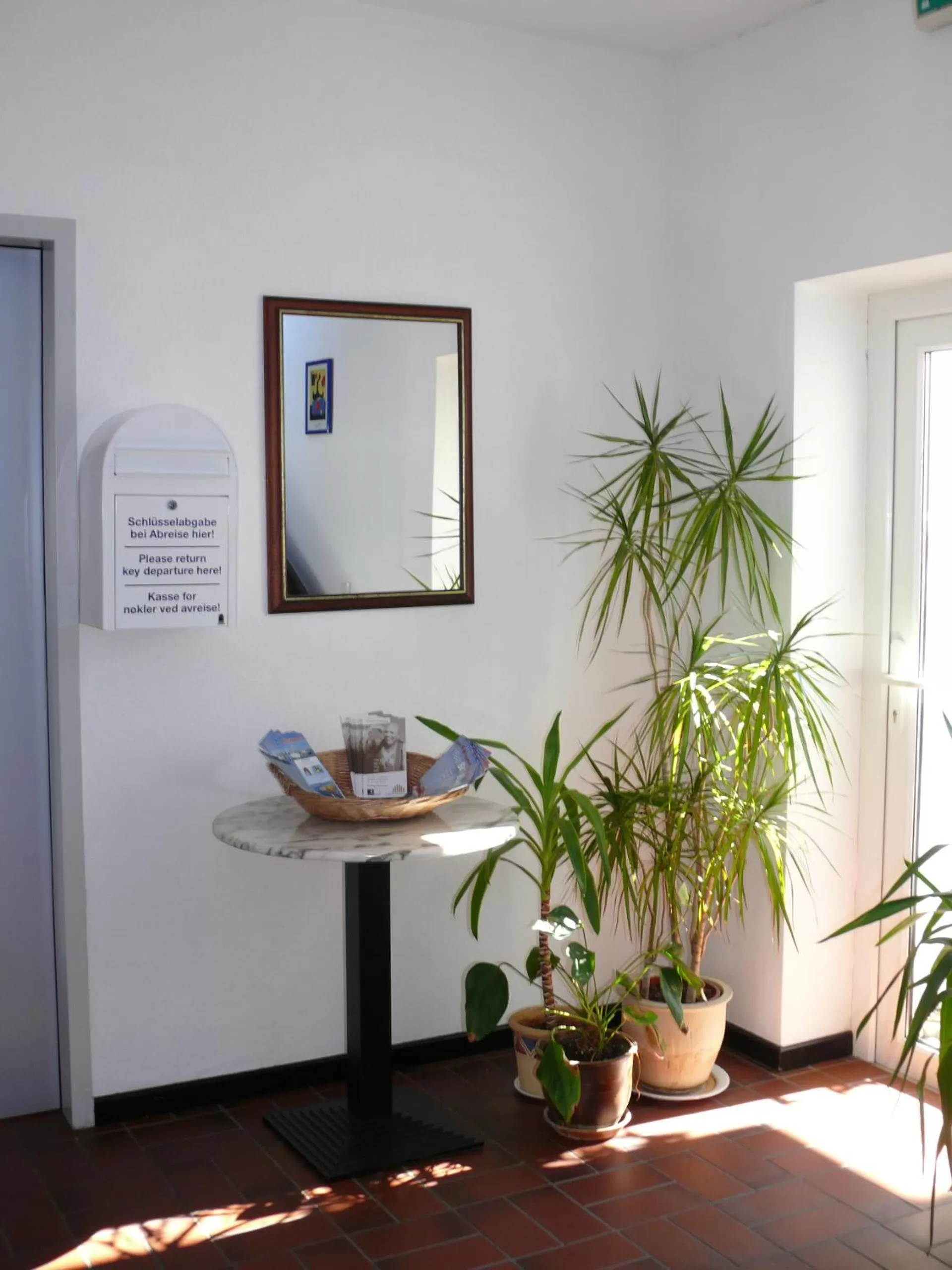 Day, TV/Entertainment Center in Aparthotel Höper