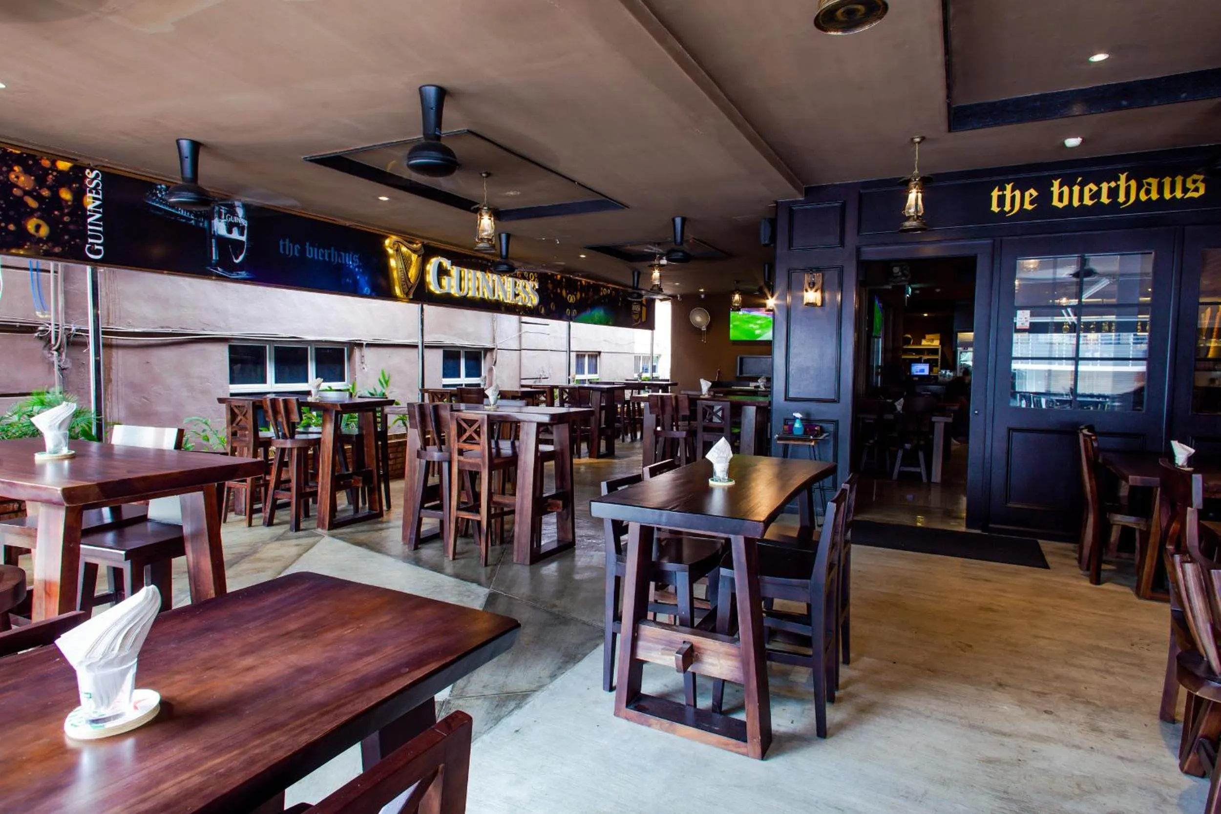 Restaurant/places to eat in HOTEL 101 PERMAS JAYA