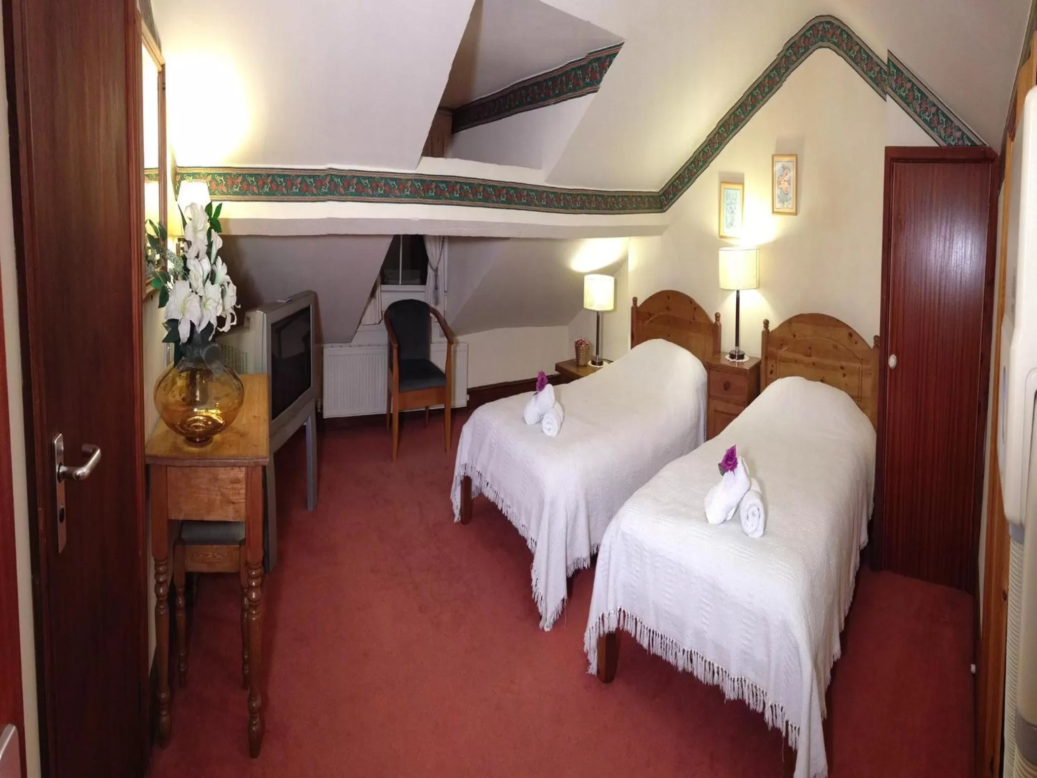 Twin Room in Garden Hotel