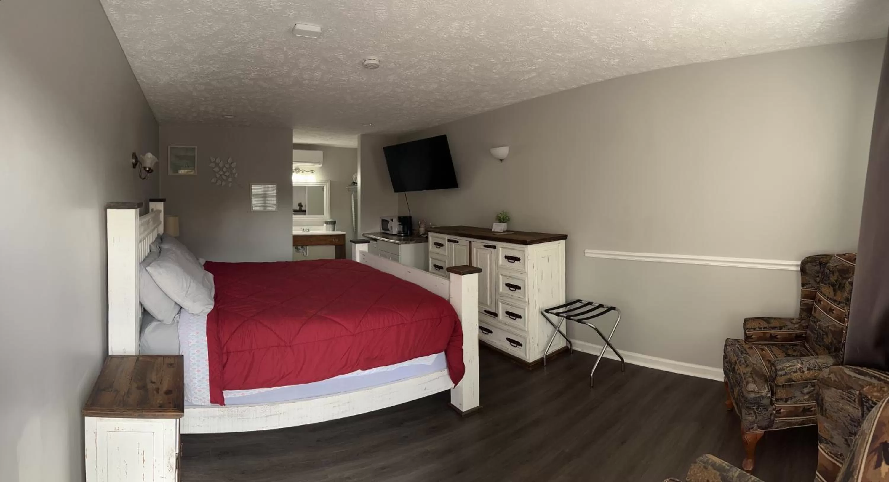 Photo of the whole room, Bed in Heidi Motel - Helen