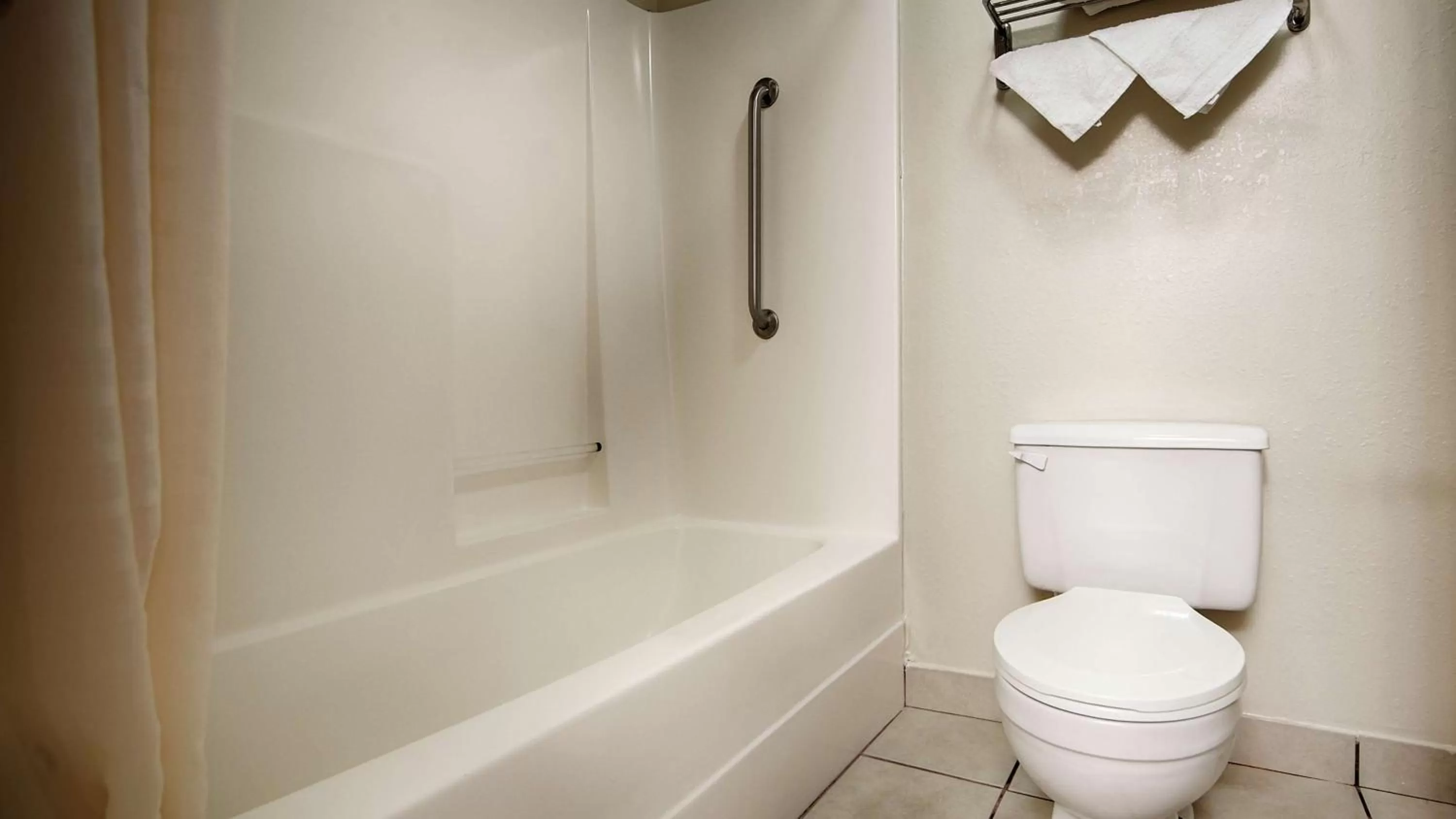 King Room - Smoking  in Best Western Paris Inn