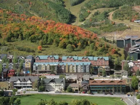 Facade/entrance in Chateau Apres Lodge