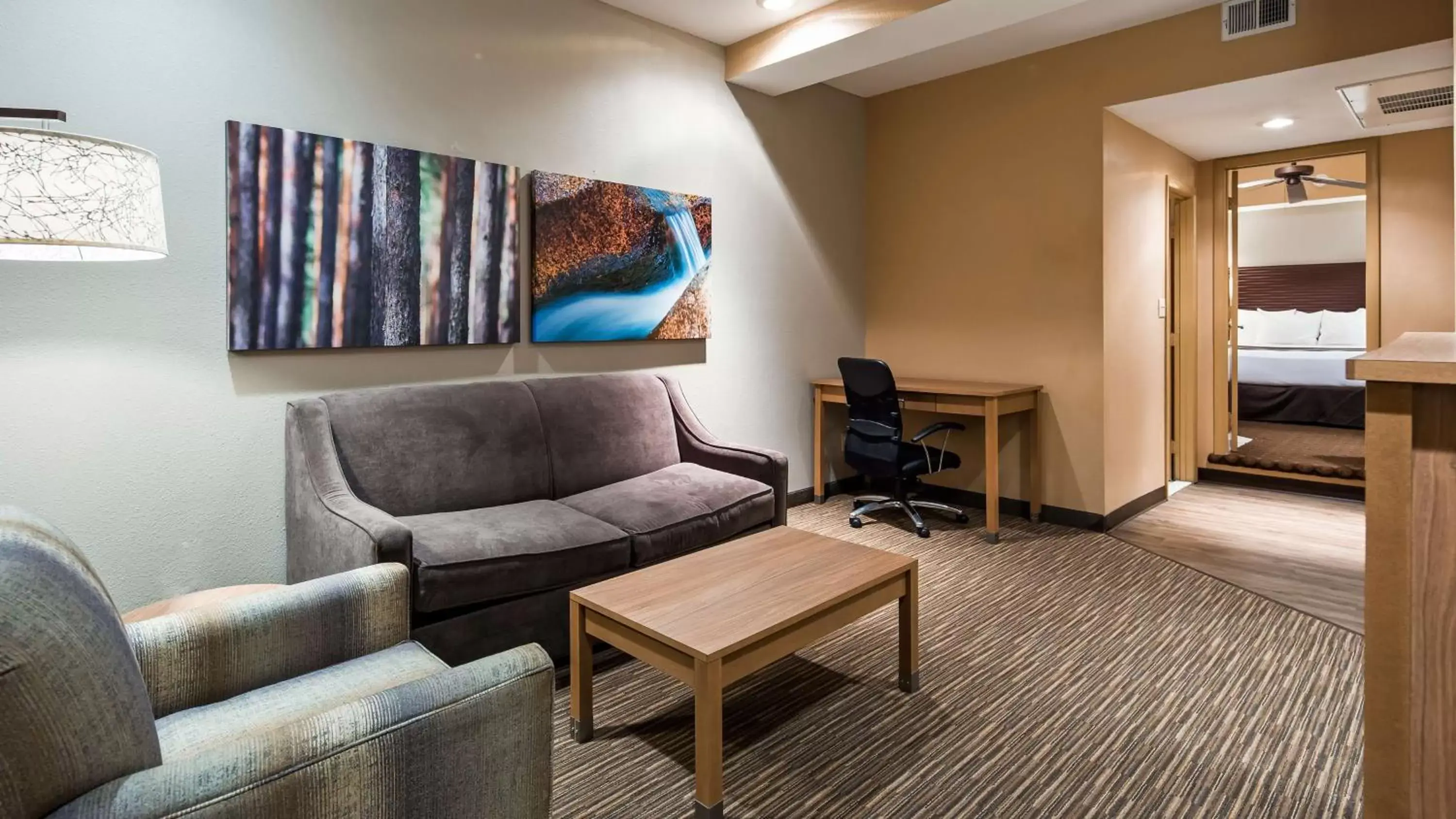 King Suite - Non-Smoking in Best Western Plus Landing View Inn & Suites King Suite - Non-Smoking in Best Western Plus Landing View Inn & Suites