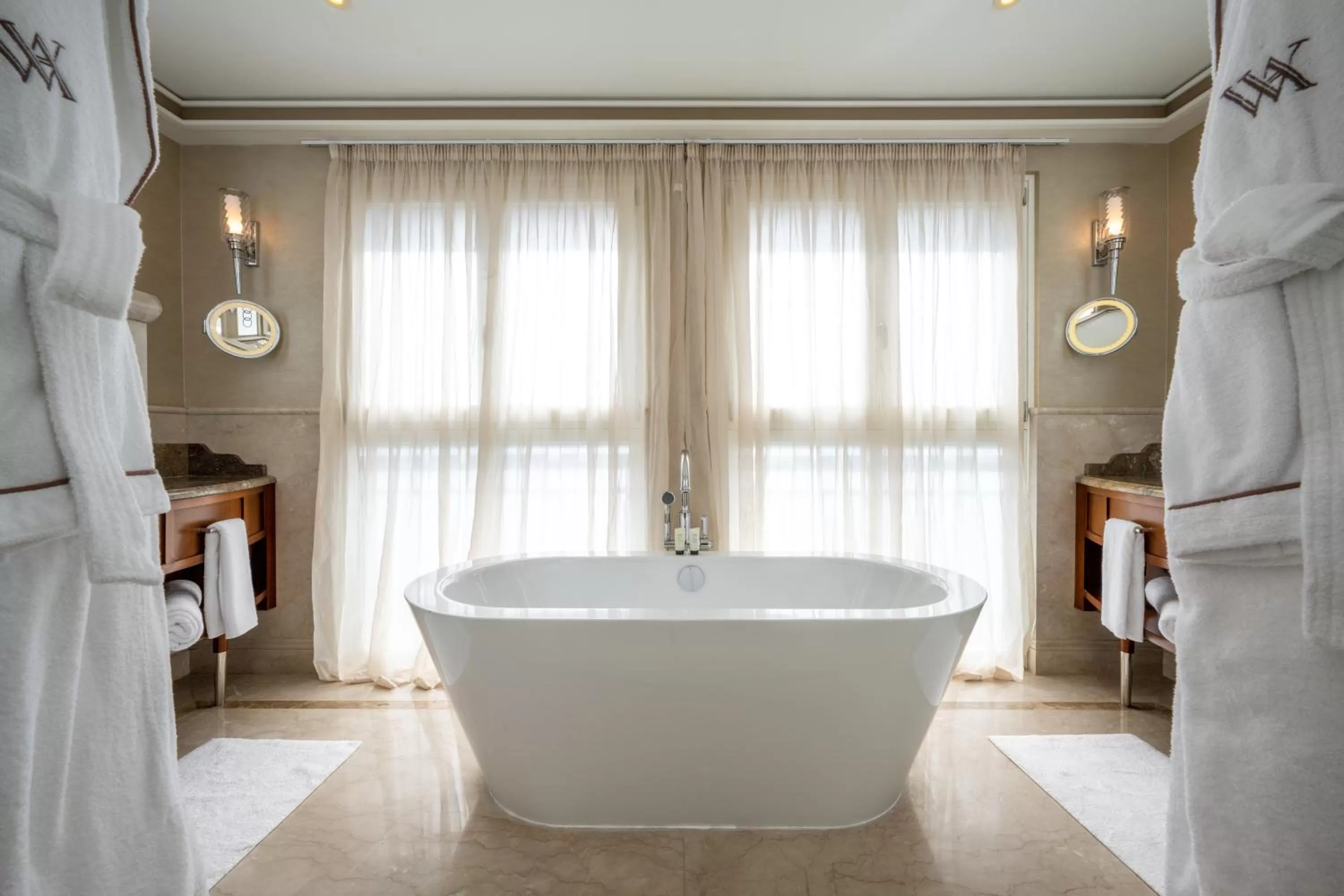 Bathroom, Bed in Waldorf Astoria Jerusalem