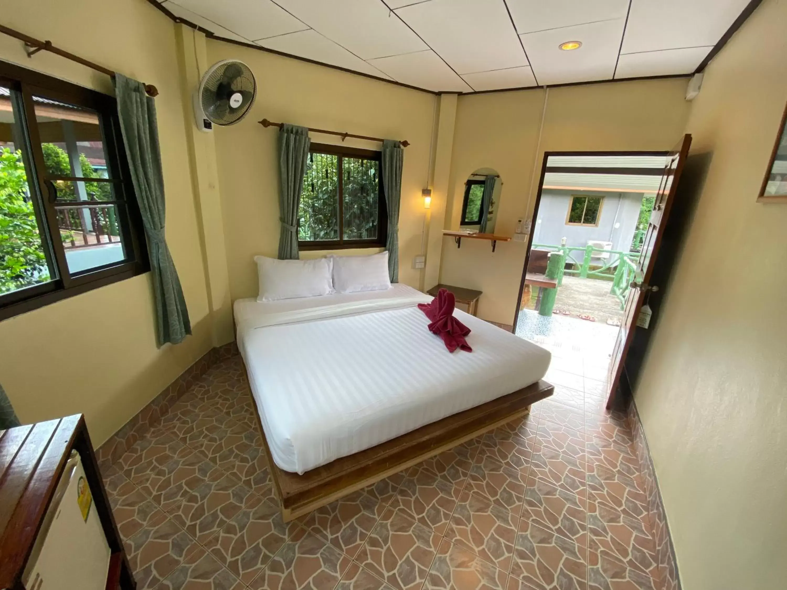 One-Bedroom Bungalow in Khao Sok Jungle Huts Resort One-Bedroom Bungalow in Khao Sok Jungle Huts Resort