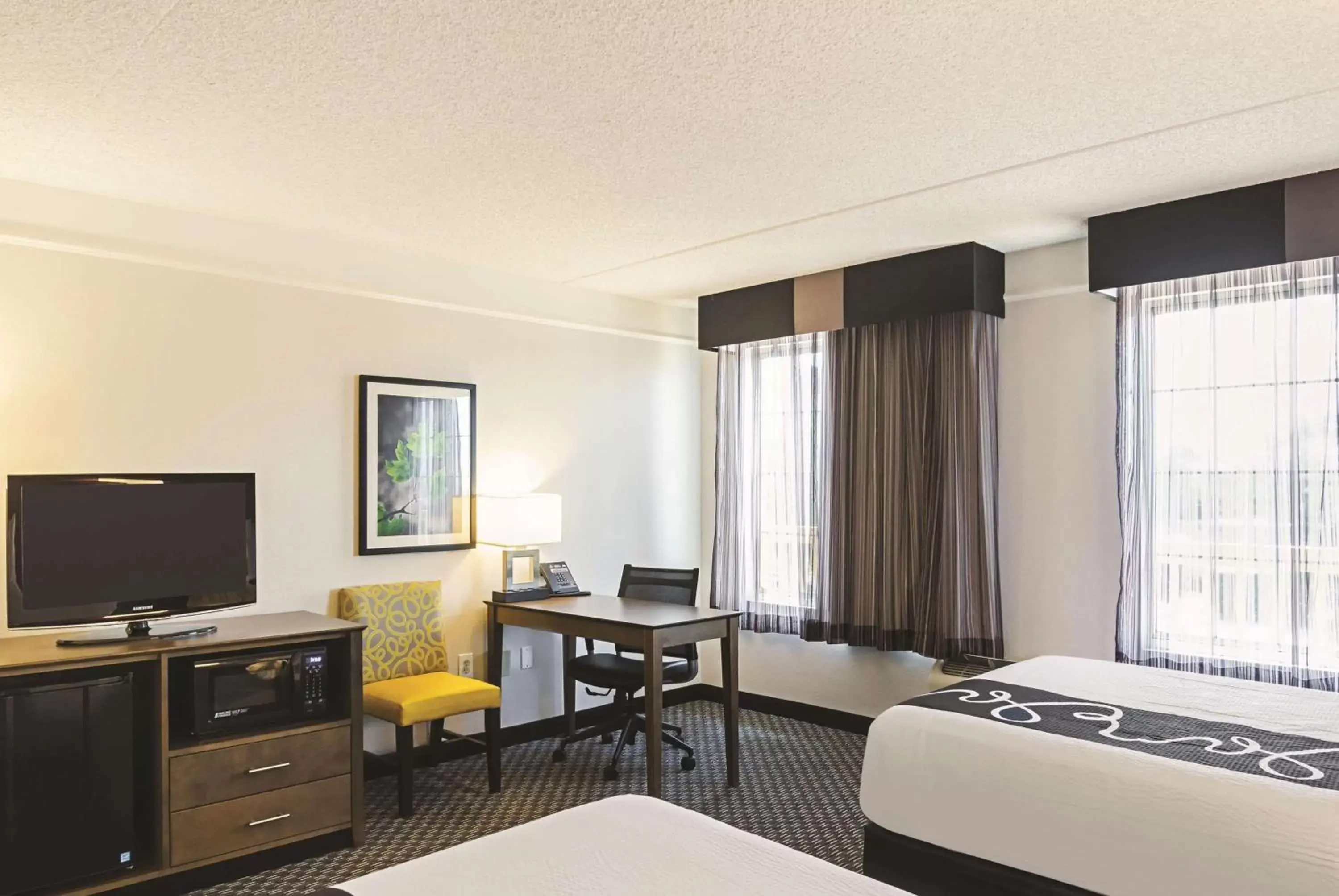 Double Room with Two Double Beds - Disability Access in La Quinta Inn & Suites by Wyndham San Antonio Riverwalk Double Room with Two Double Beds - Disability Access in La Quinta Inn & Suites by Wyndham San Antonio Riverwalk