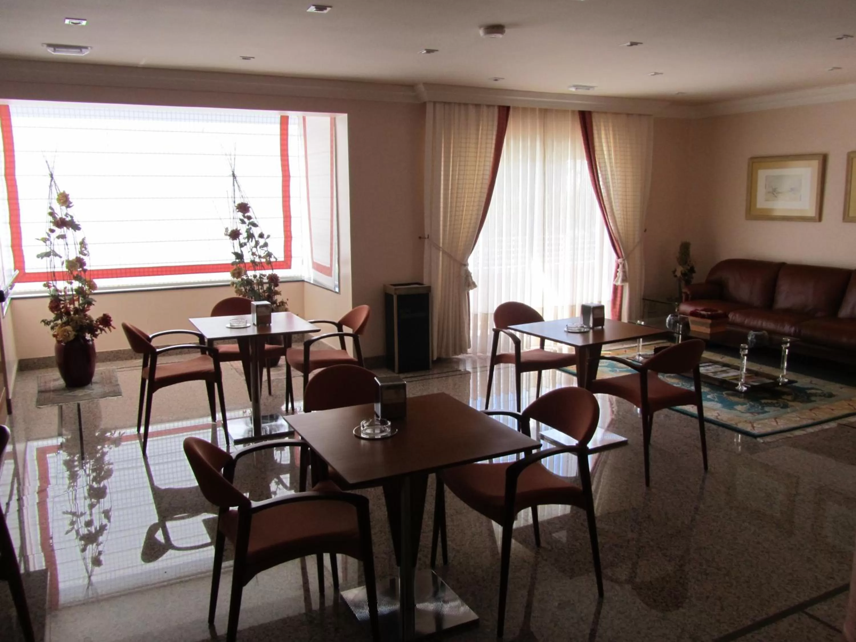 Restaurant/places to eat in Bellavista