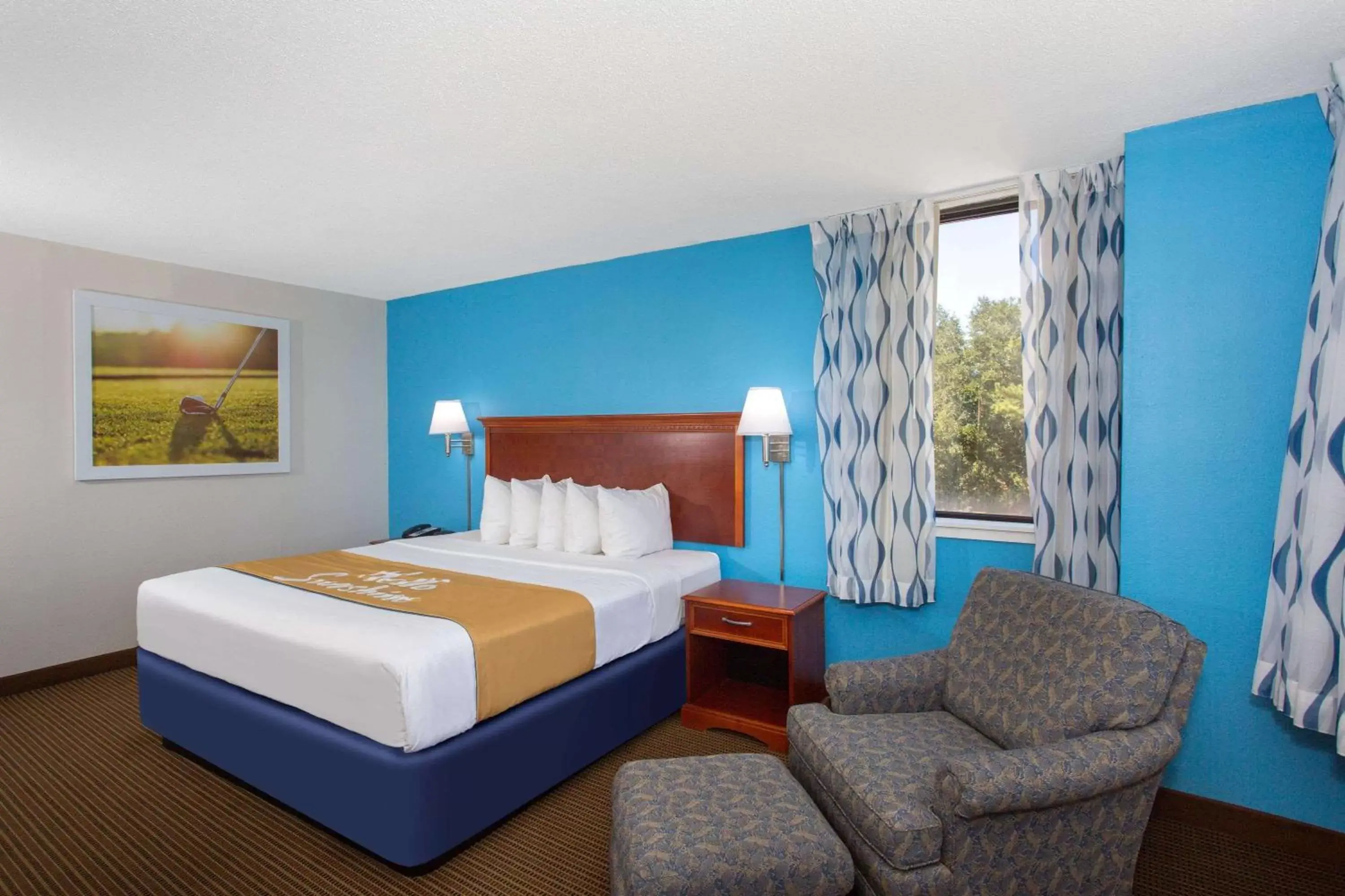 Deluxe King Room - Non-Smoking in Days Inn & Suites by Wyndham Tallahassee Conf Center I-10 Deluxe King Room - Non-Smoking in Days Inn & Suites by Wyndham Tallahassee Conf Center I-10