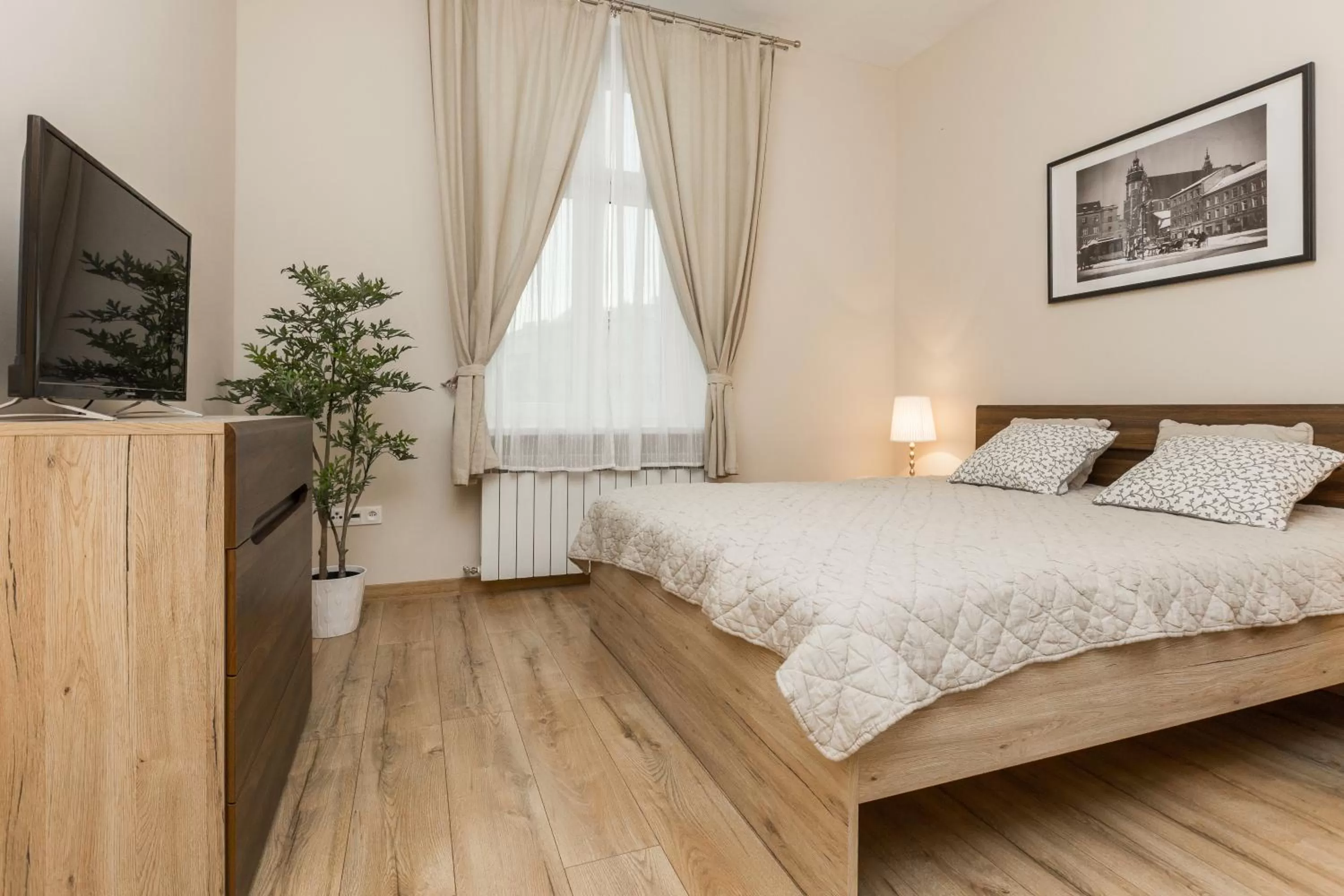 Premium Two-Bedroom Suite with Old Town View - 40m2 in Wawel Boutique Residence - Krakow Old Town