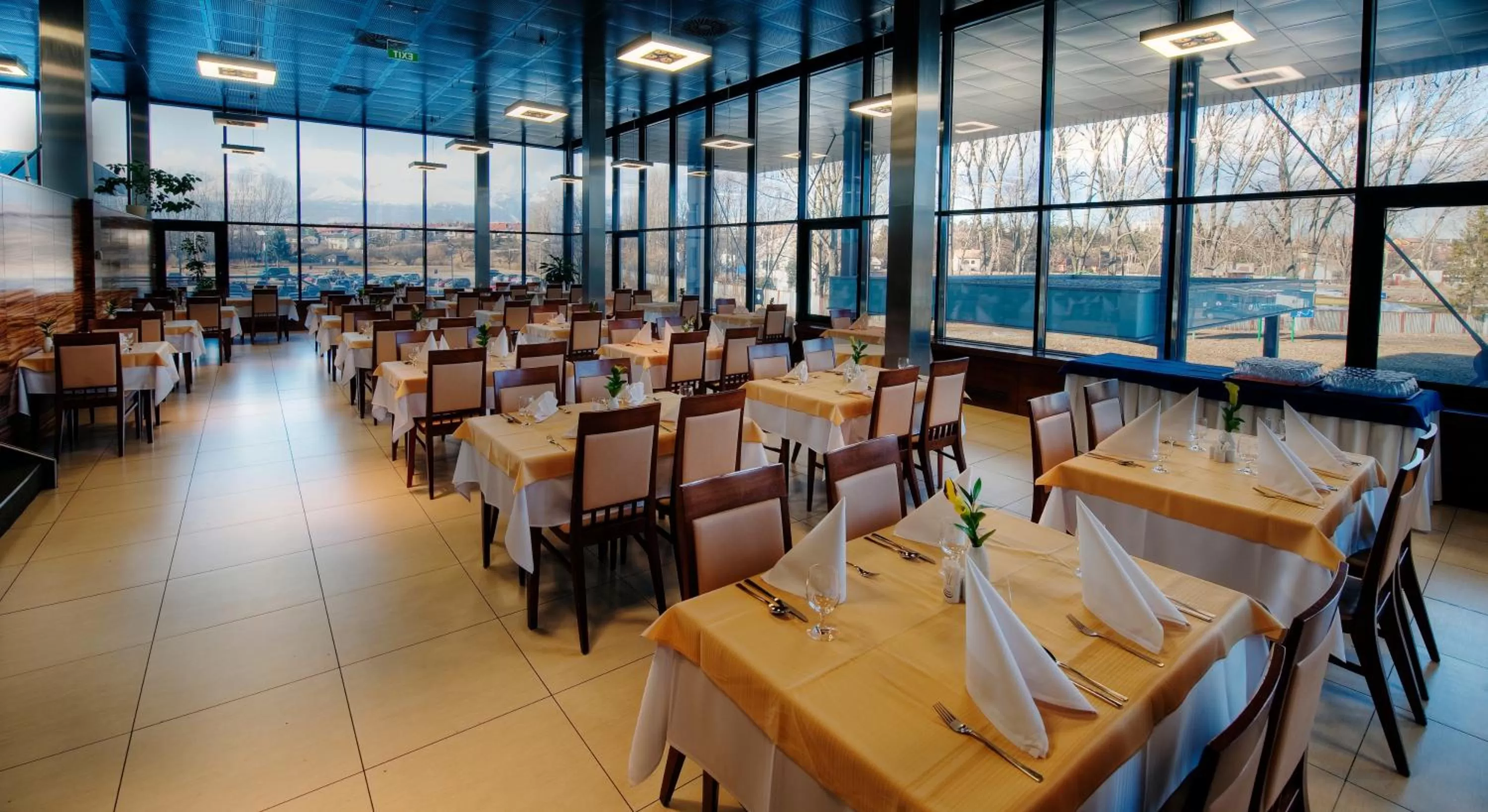 Restaurant/places to eat in Hotel AquaCity Mountain View