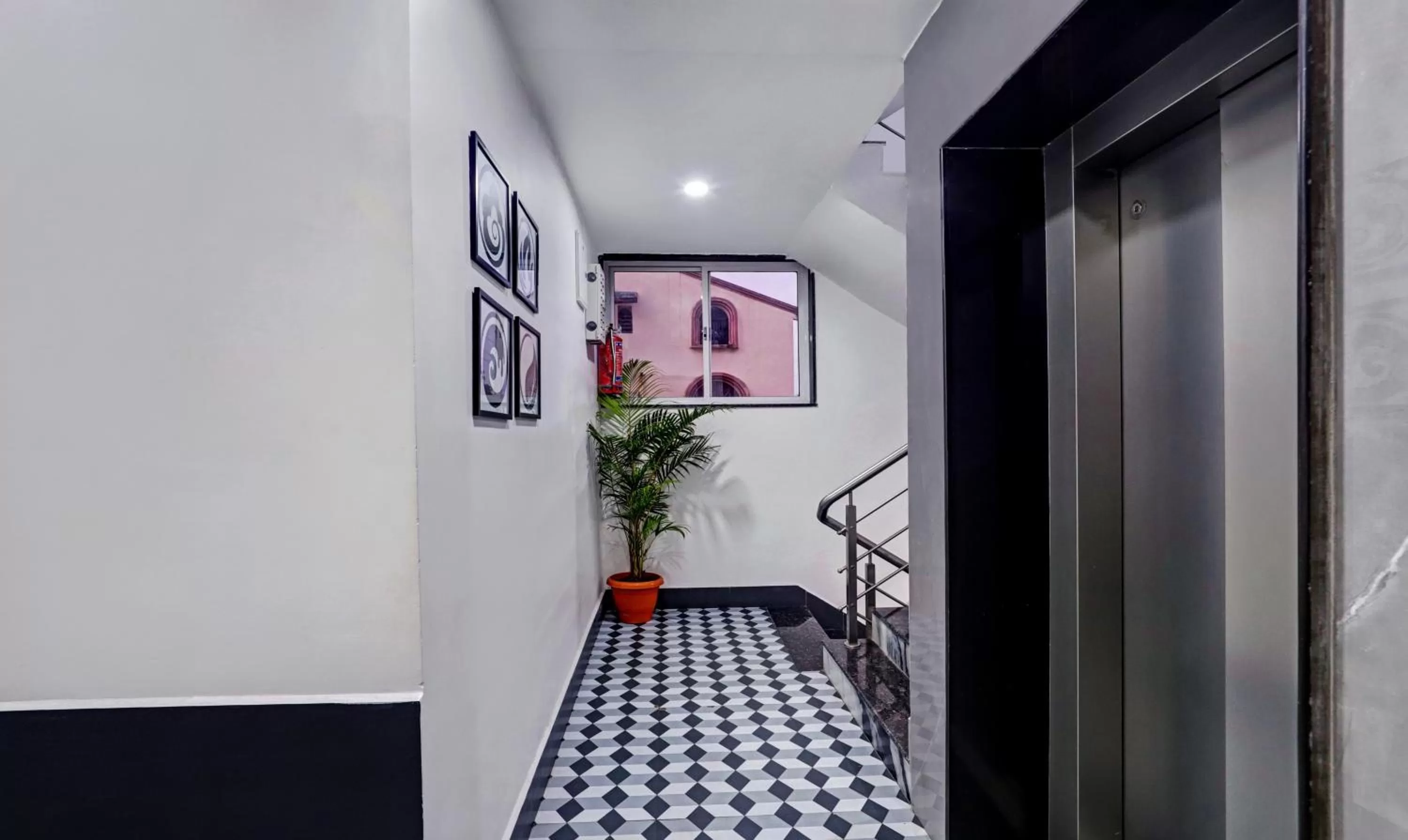 Treebo Trend Finesta Suites Wardha Road