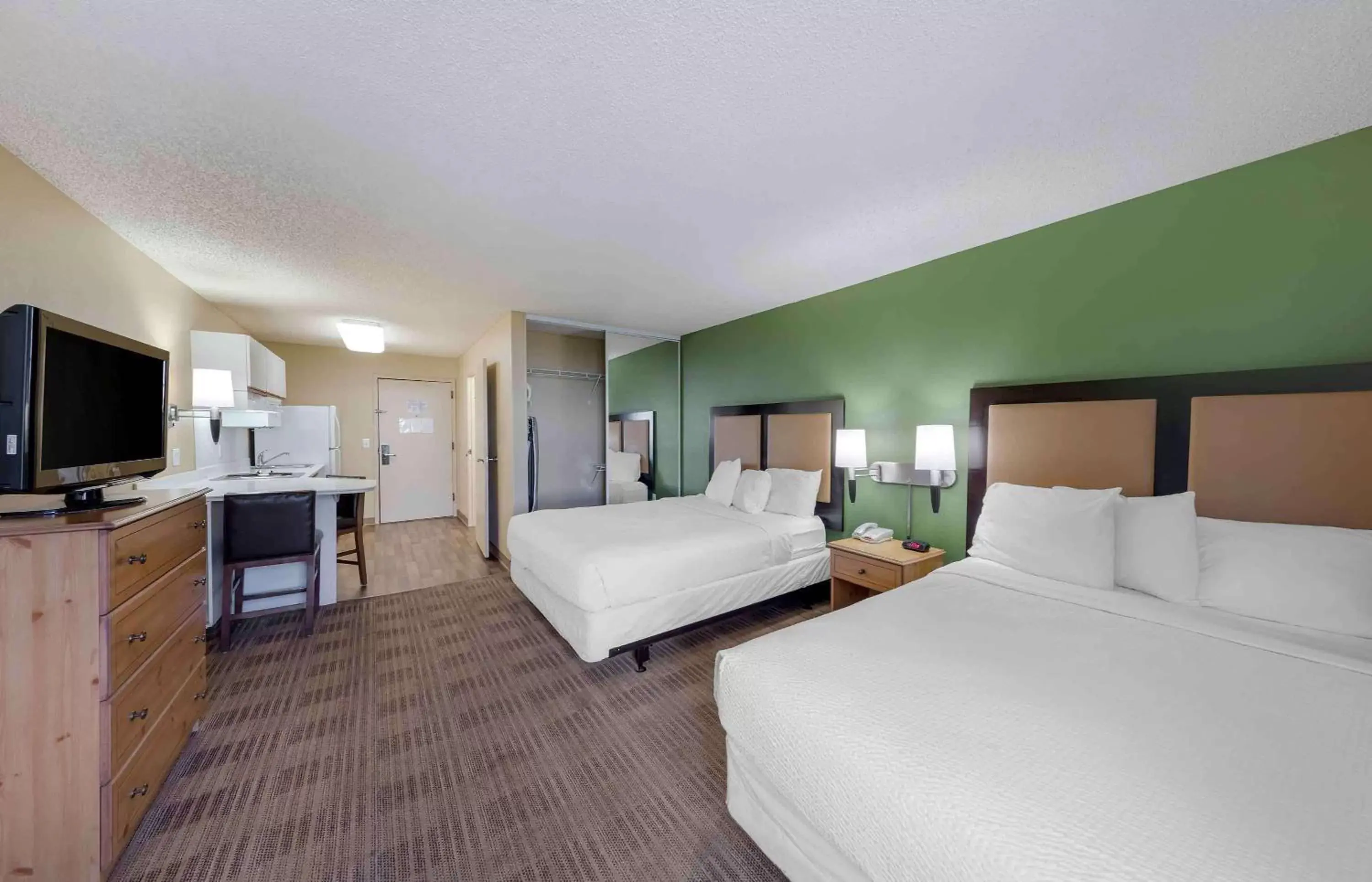 Studio with 2 Queen Beds - Non-Smoking in Extended Stay America Suites - Los Angeles - Glendale Studio with 2 Queen Beds - Non-Smoking in Extended Stay America Suites - Los Angeles - Glendale
