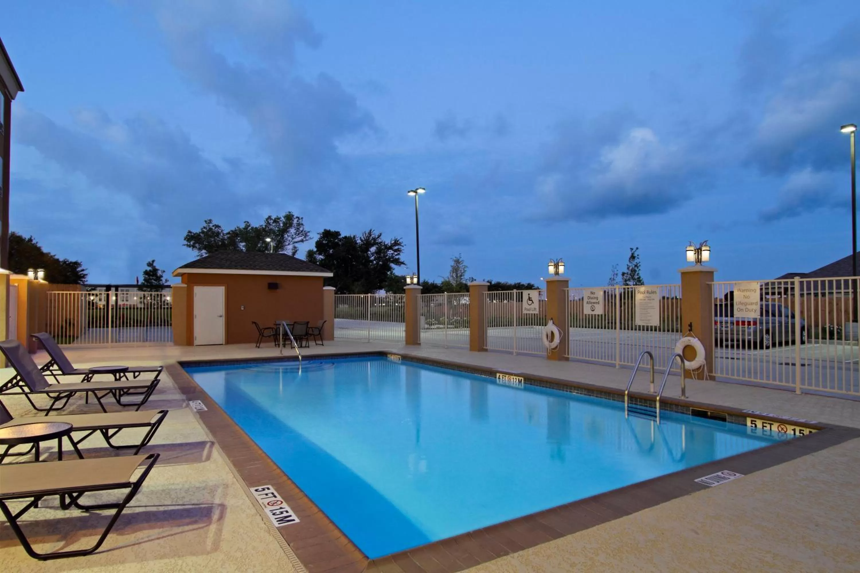 Swimming pool in Holiday Inn Express & Suites Houston East - Baytown by IHG