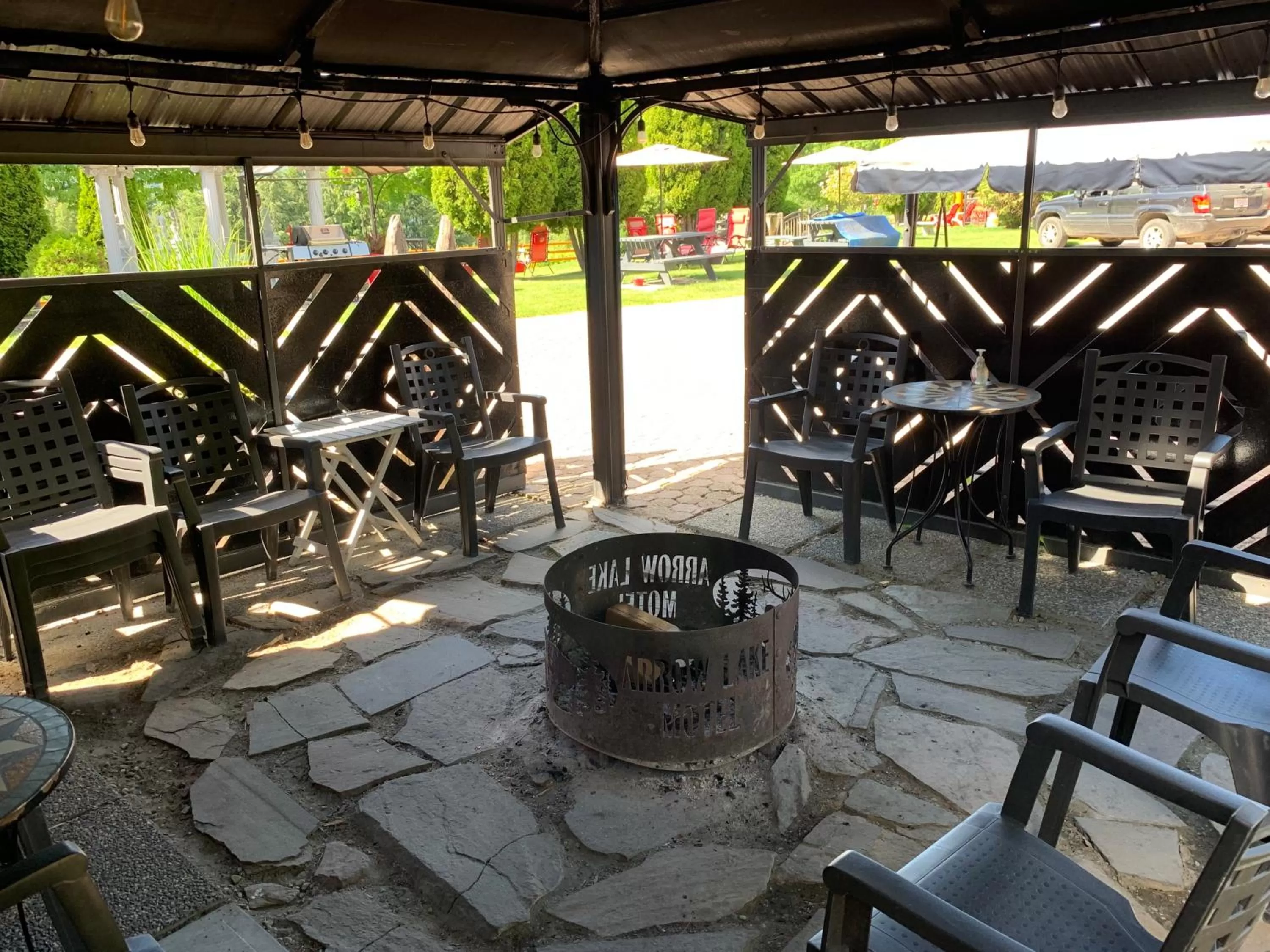 Patio in Arrow Lake Motel