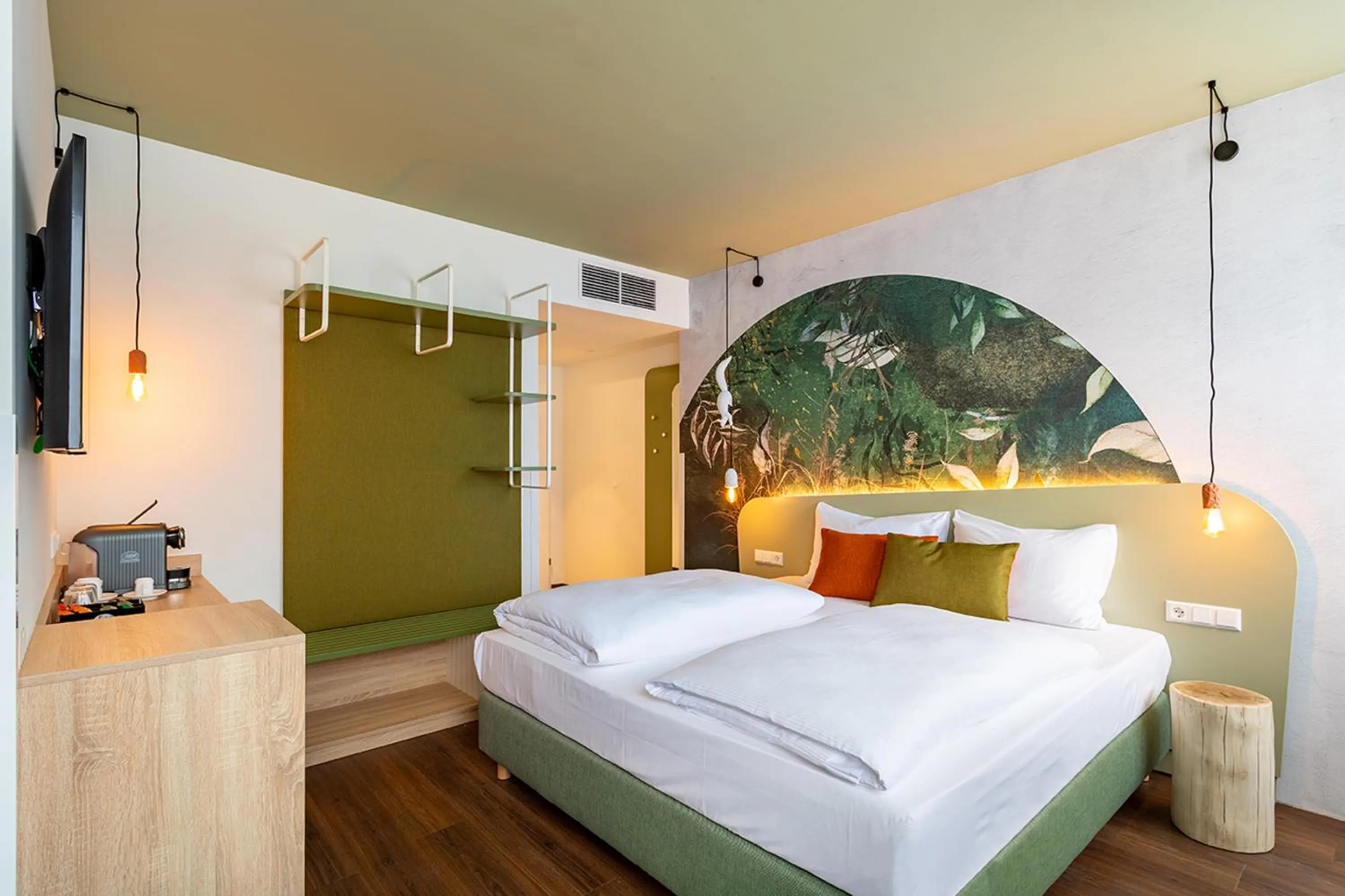 Photo of the whole room, Bed in The Weekend Hotel