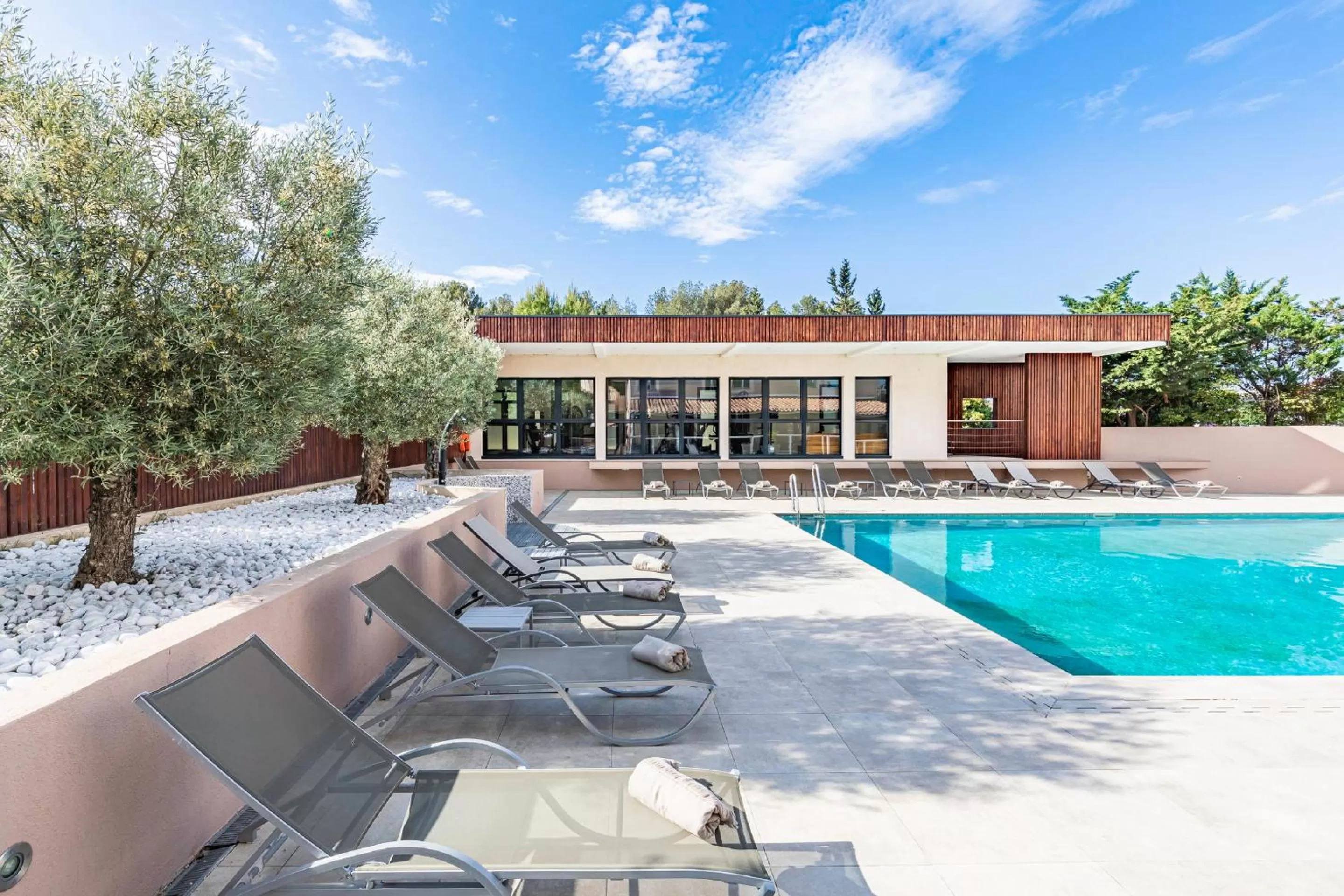 Swimming pool in Best Western Marseille Aeroport