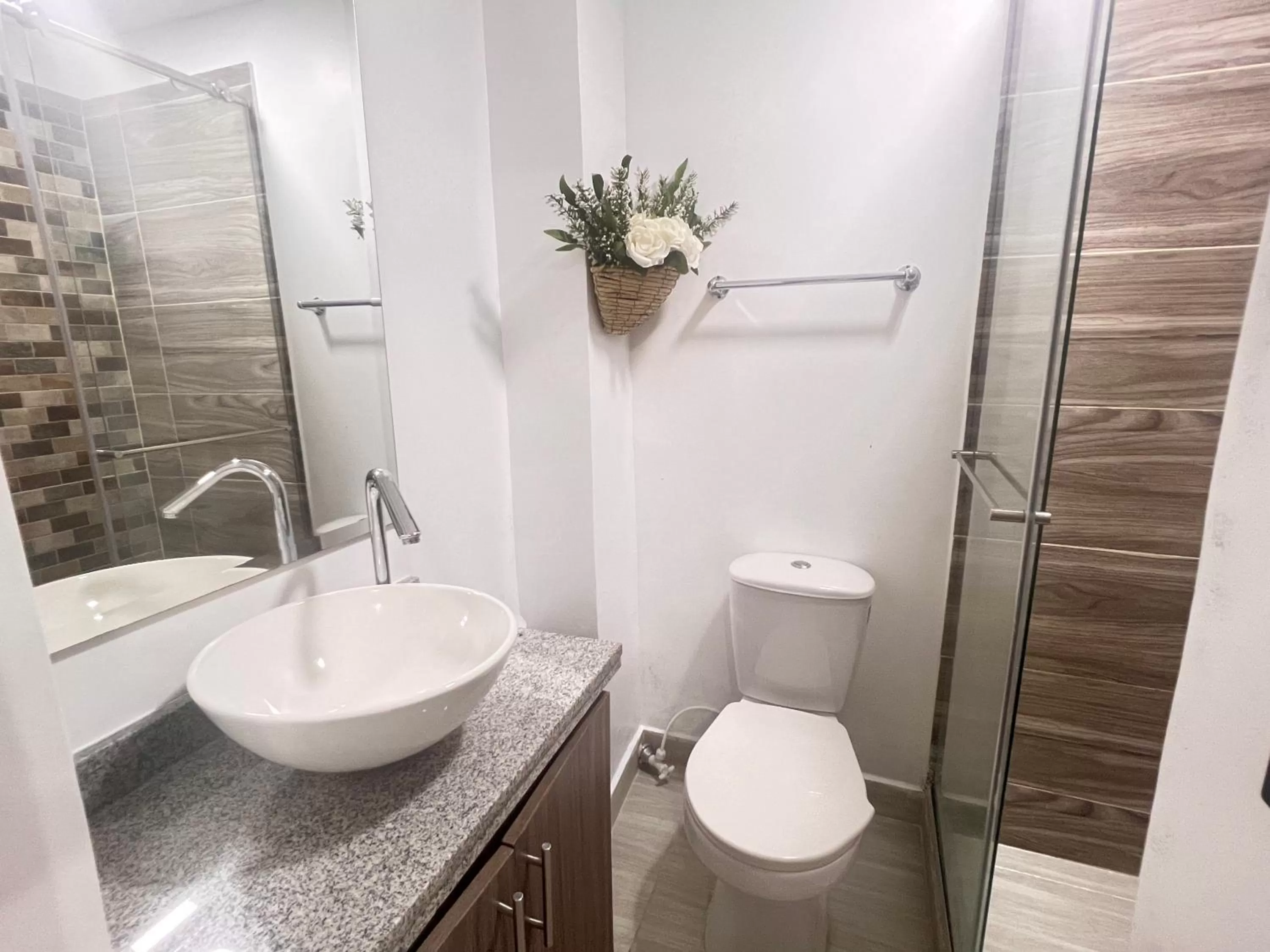 Bathroom in La Forêt de Café Hotel