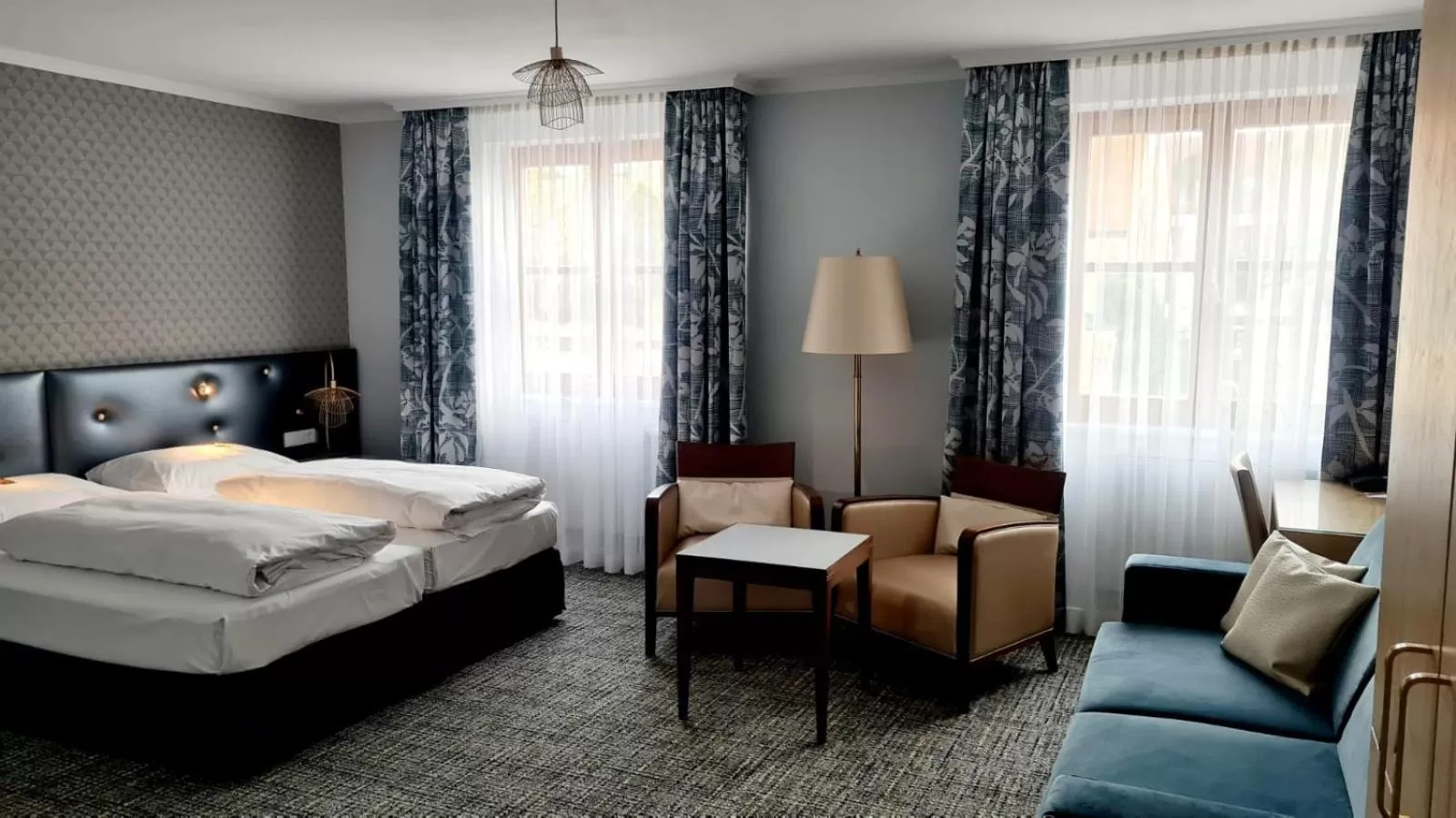 Photo of the whole room, Bed in Hotel Lechnerhof Unterföhring