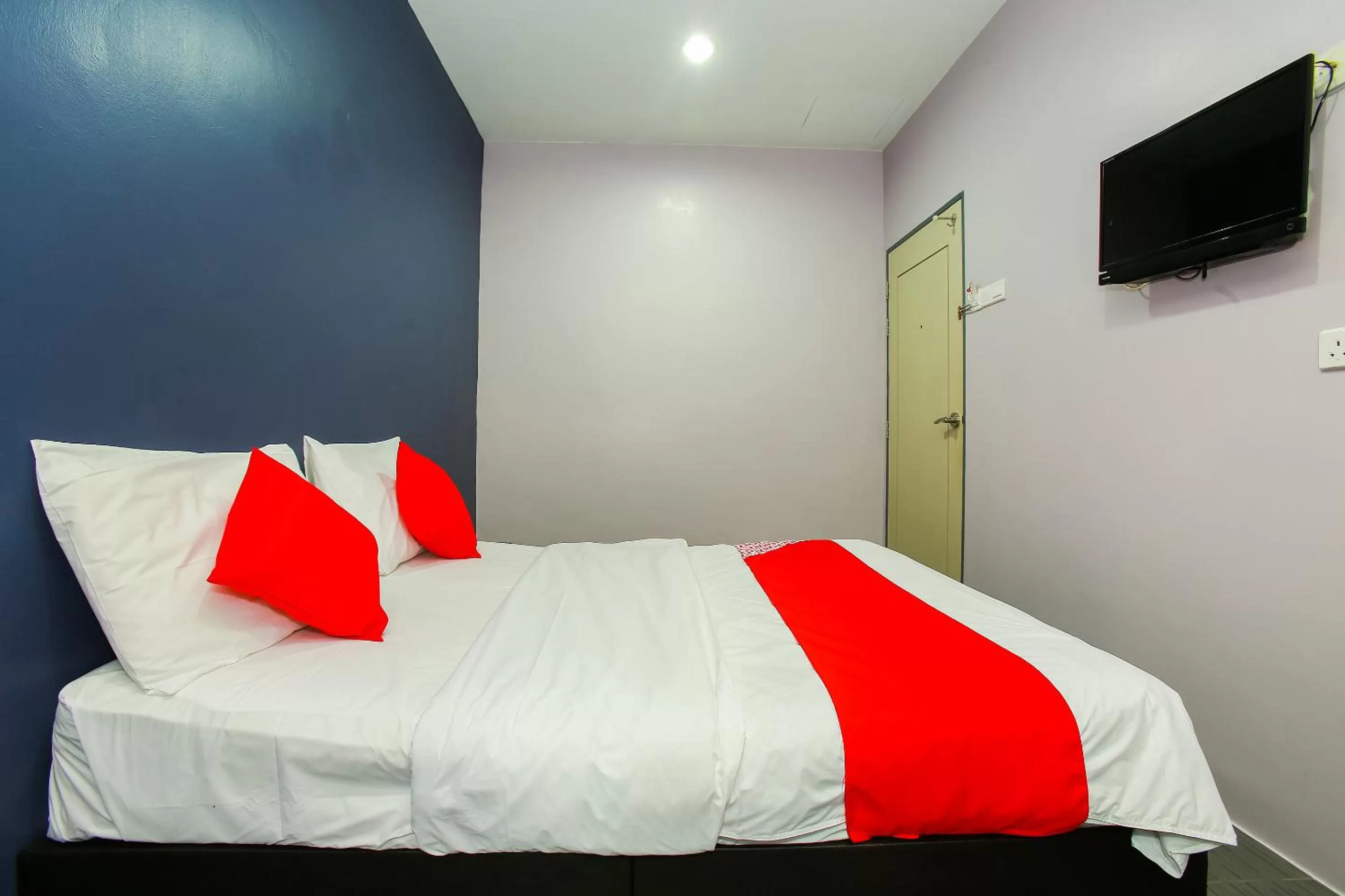 Standard Double Room in OYO 89332 De Hotel