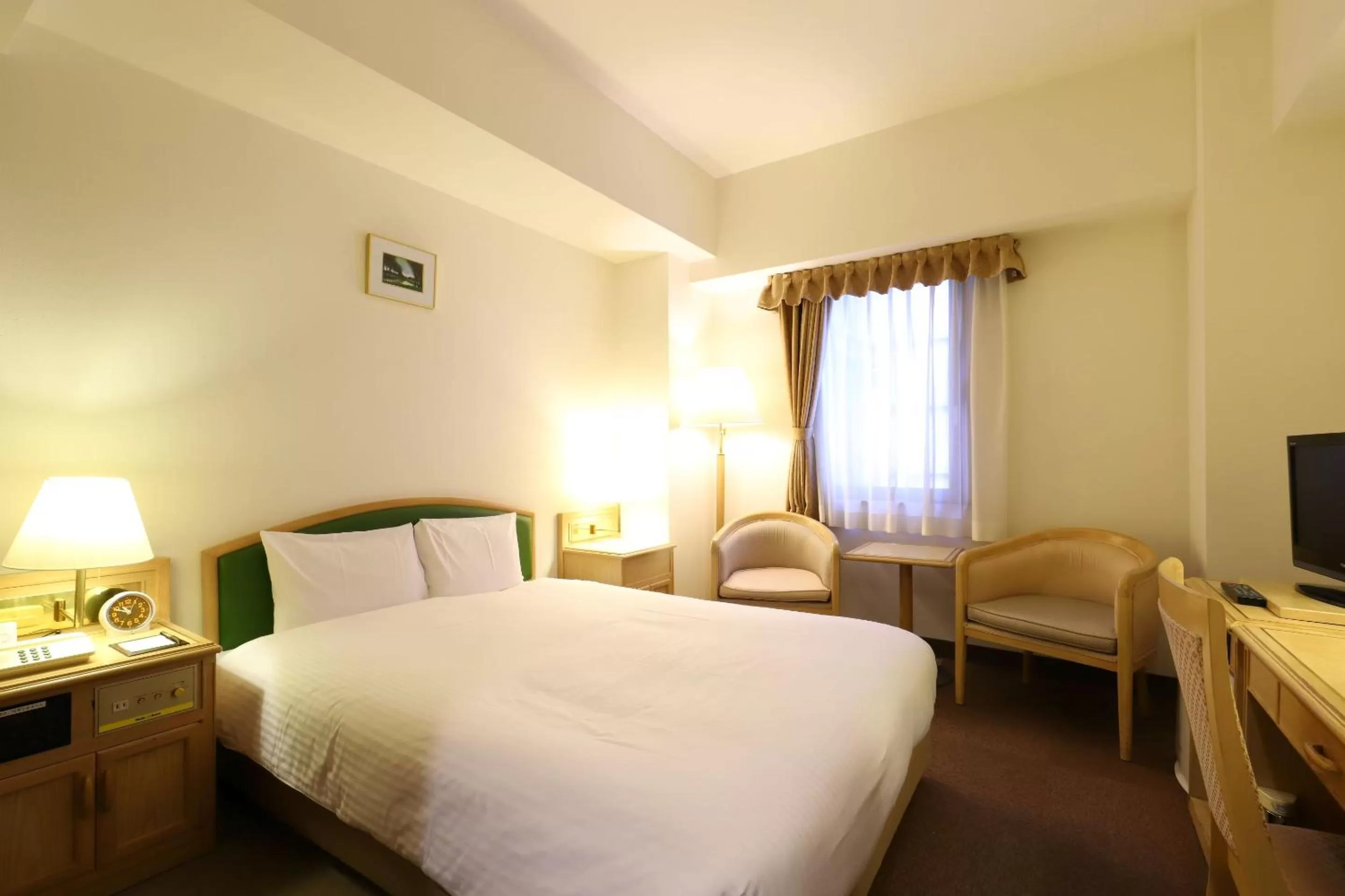 Bedroom, Bed in Smile Hotel Nagoya Shinkansenguchi