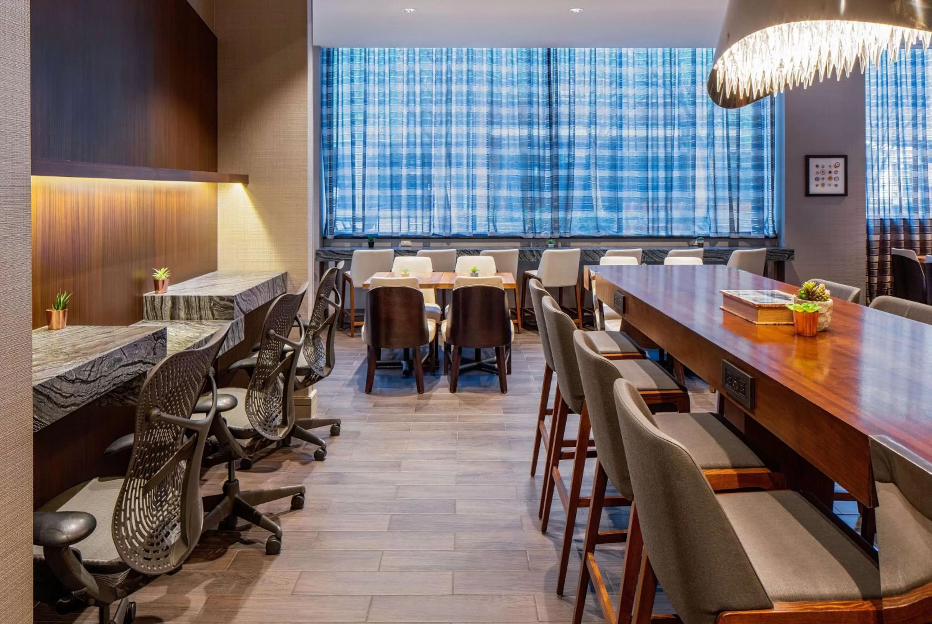 Dining area in Hilton Richmond Downtown